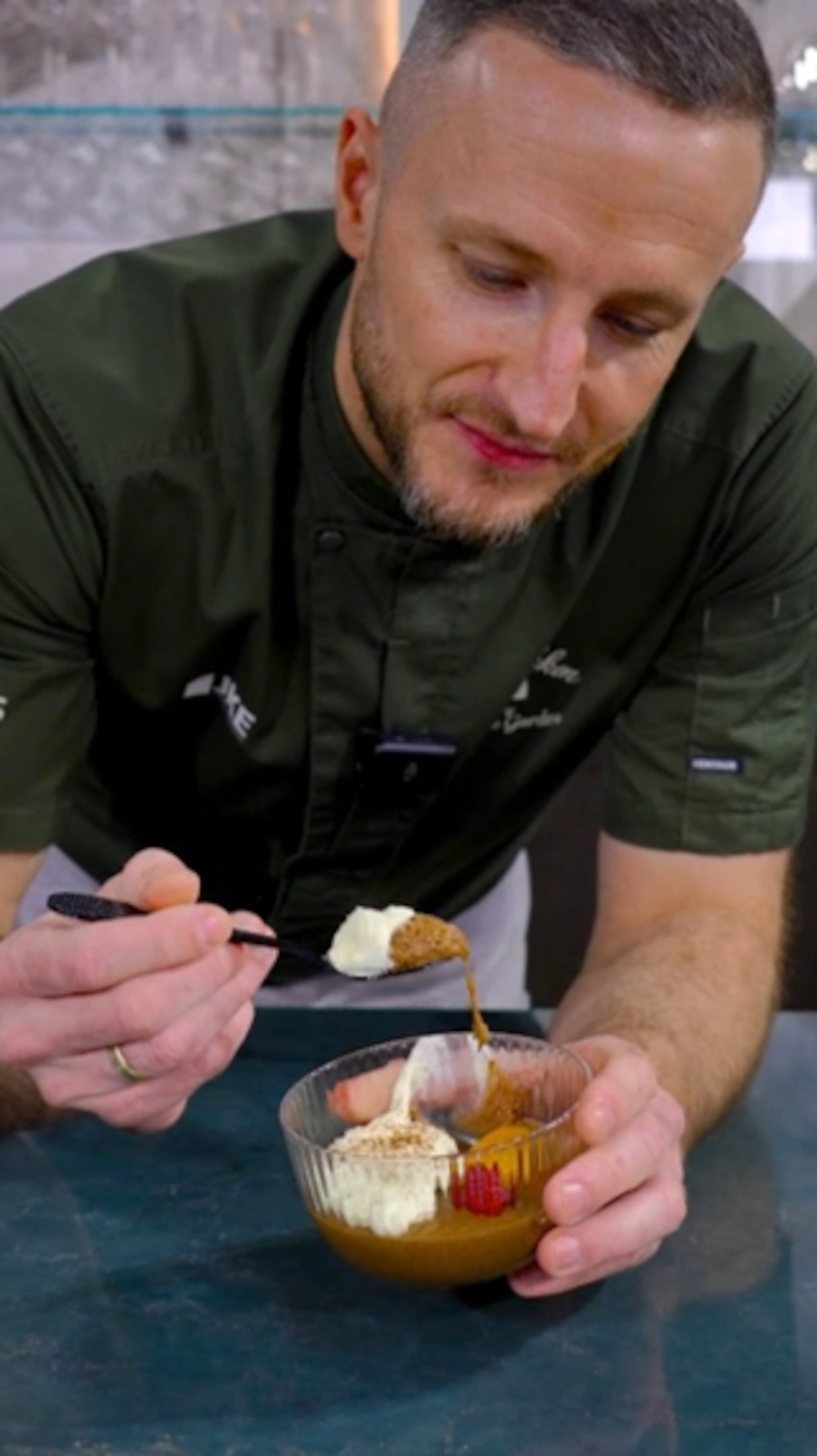 Sjokolademousse - en skje ren sjokoladelykke