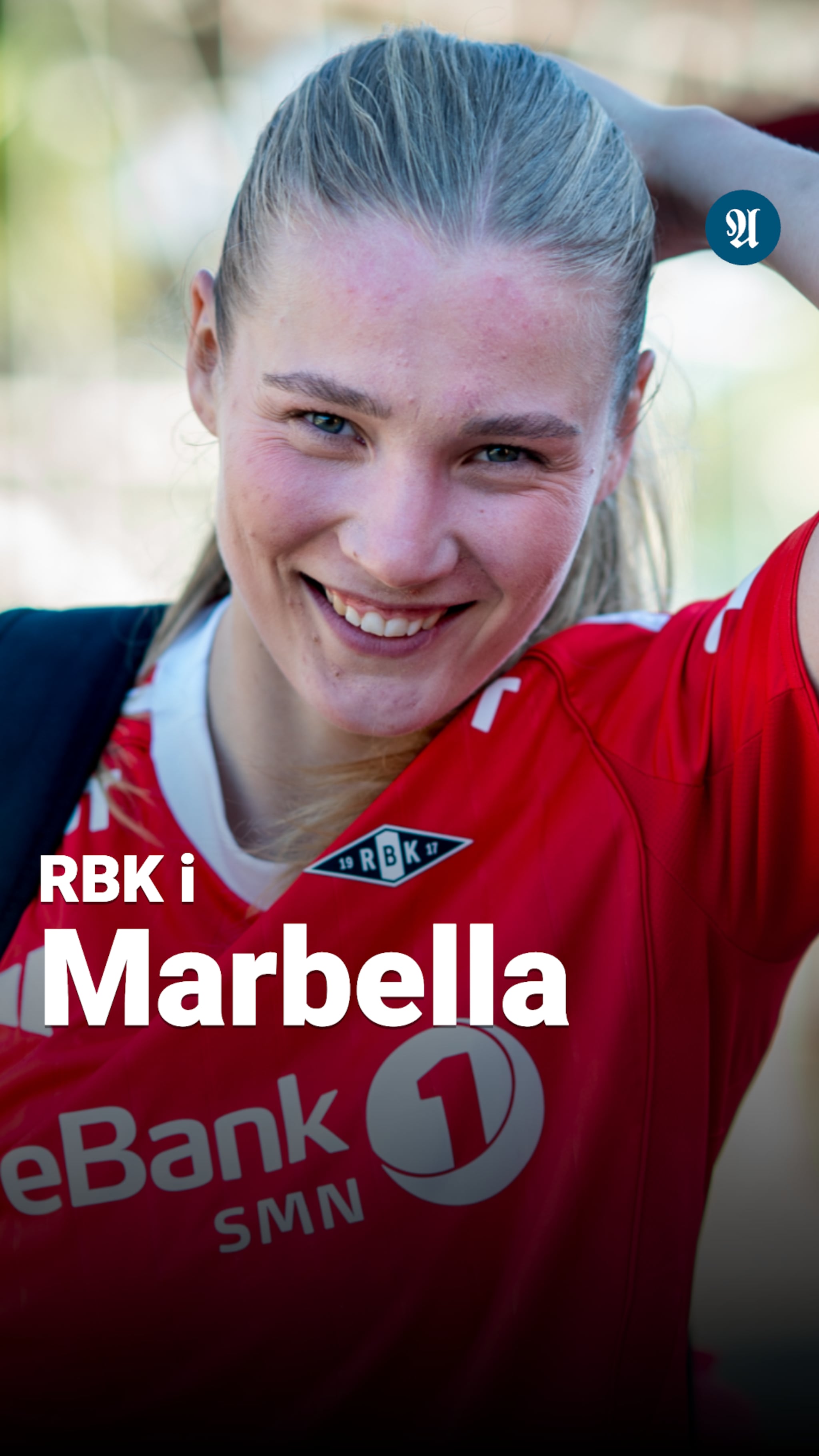 – Jeg sender telefonen til den som er veldig glad i røde kort