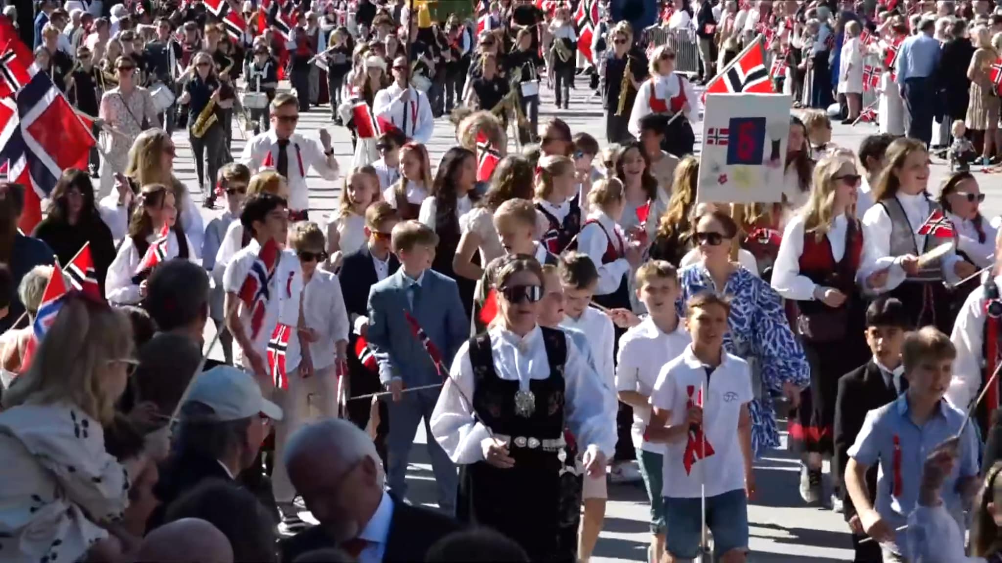 17.mai: Vi sendte fra barnetoget