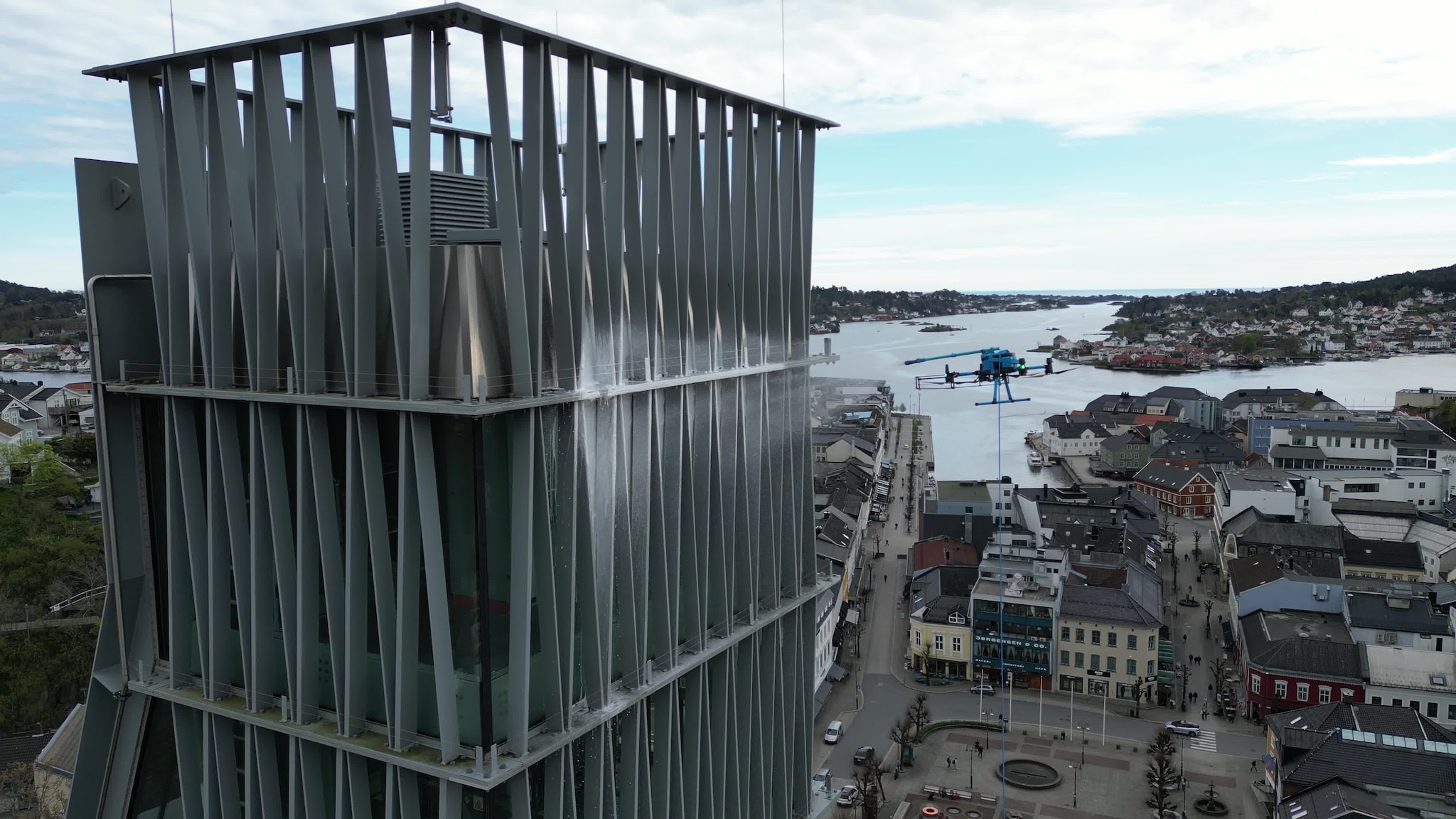 Vasker glassheisen med drone