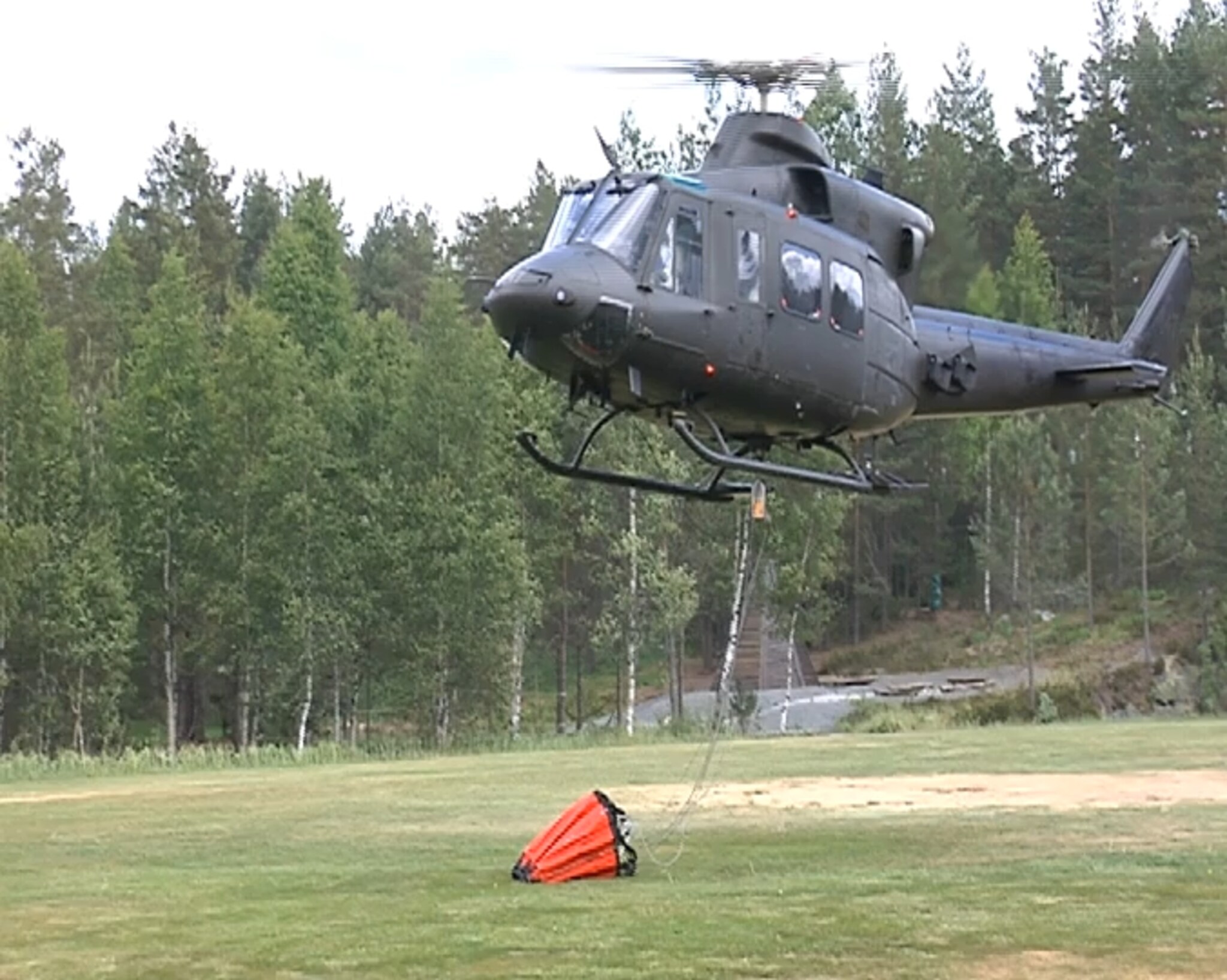 Myklandsbrannen dag 5 15 helikopter i drift