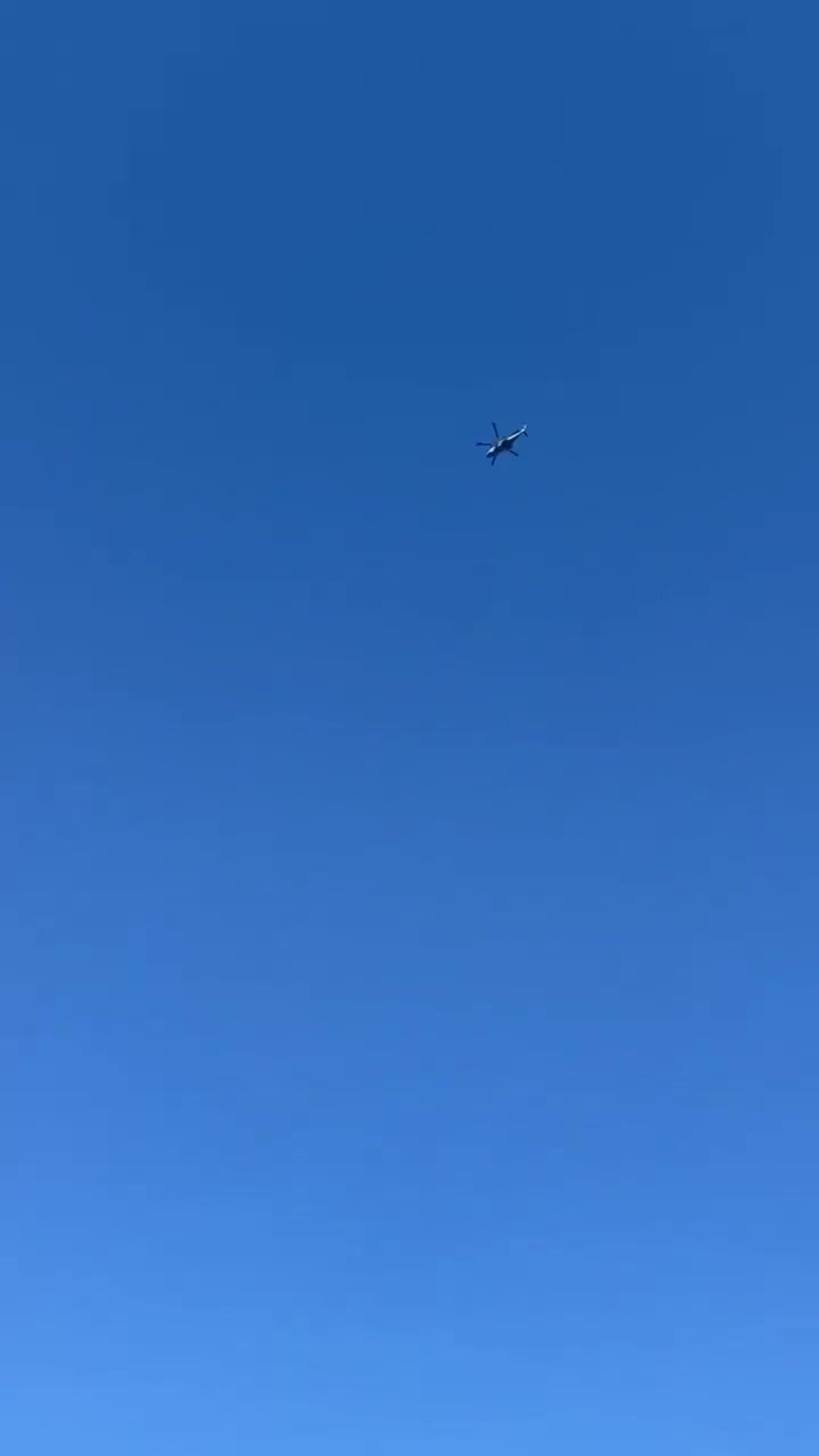 Militærhelikopter over Midtstøl