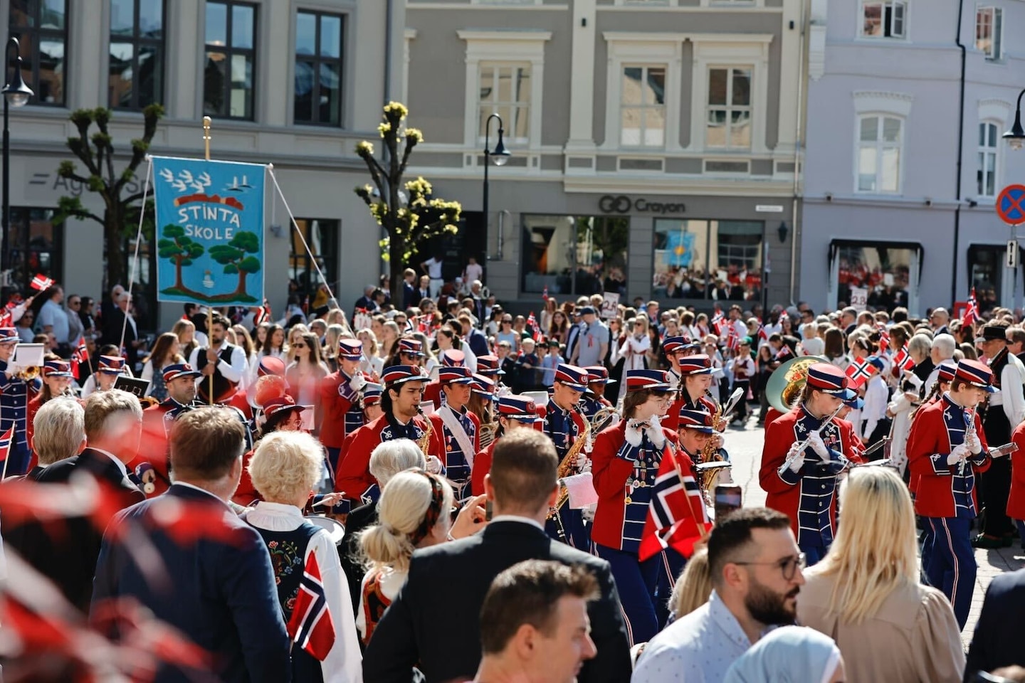 Se barnetoget i Arendal