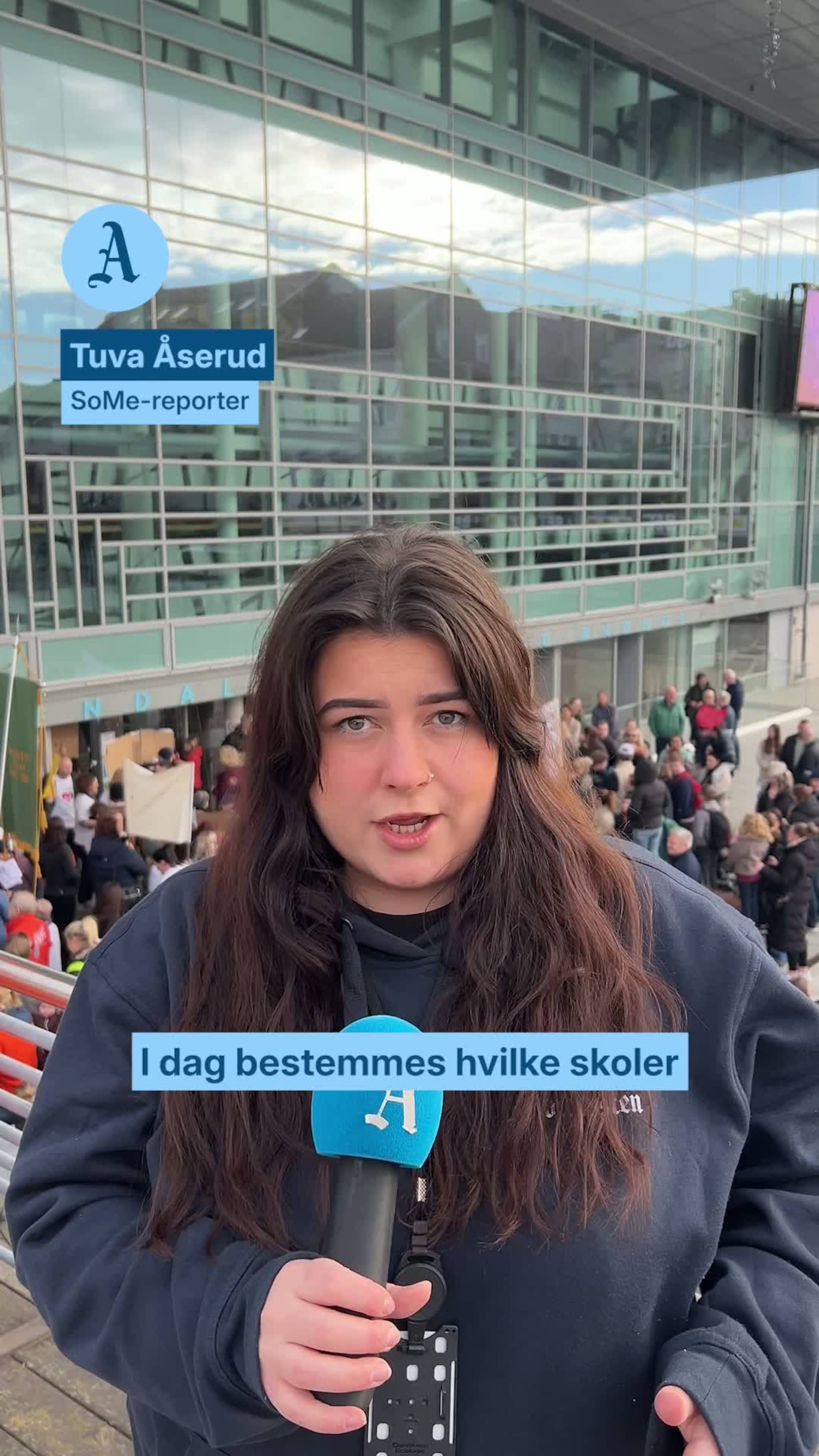 Demonstrerte utenfor rådhuset