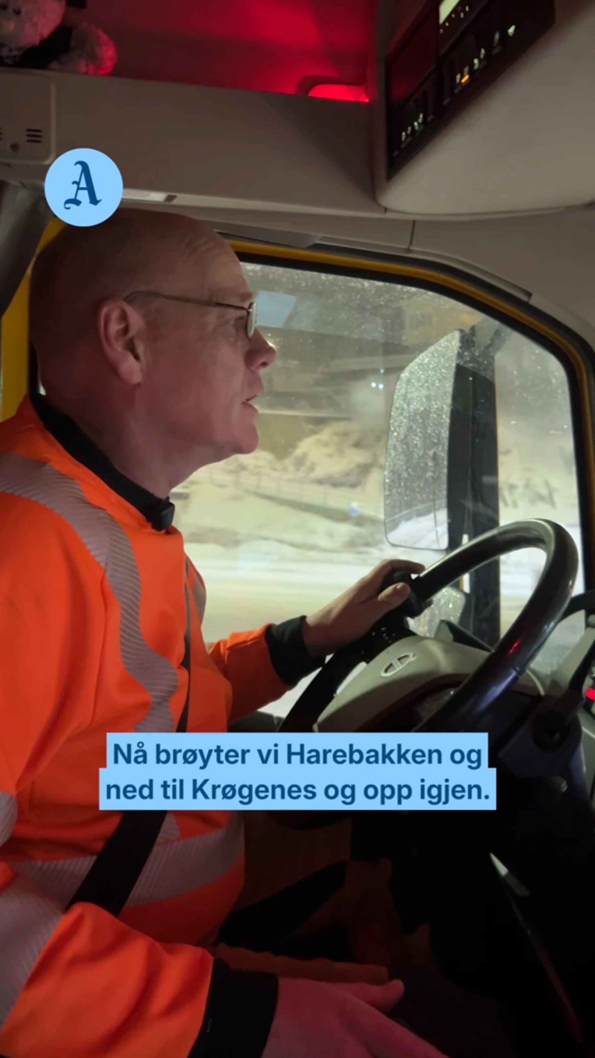Rydder veiene for snø