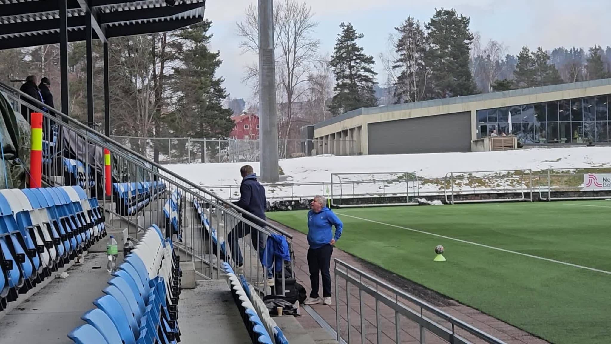 CL-hymne før treningskamp