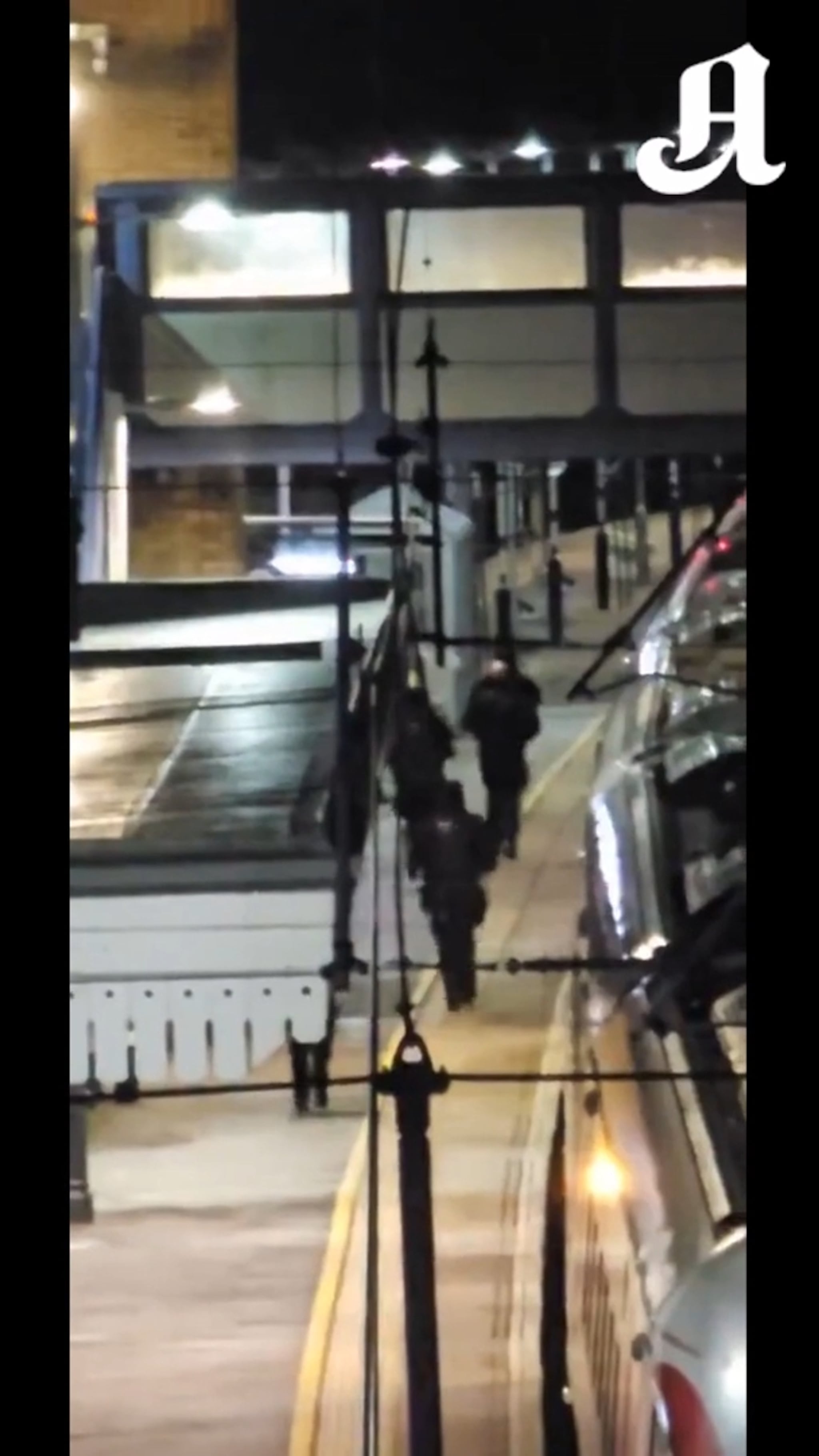 32-åring siktet for 11 drapsforsøk etter knivstikking på tog