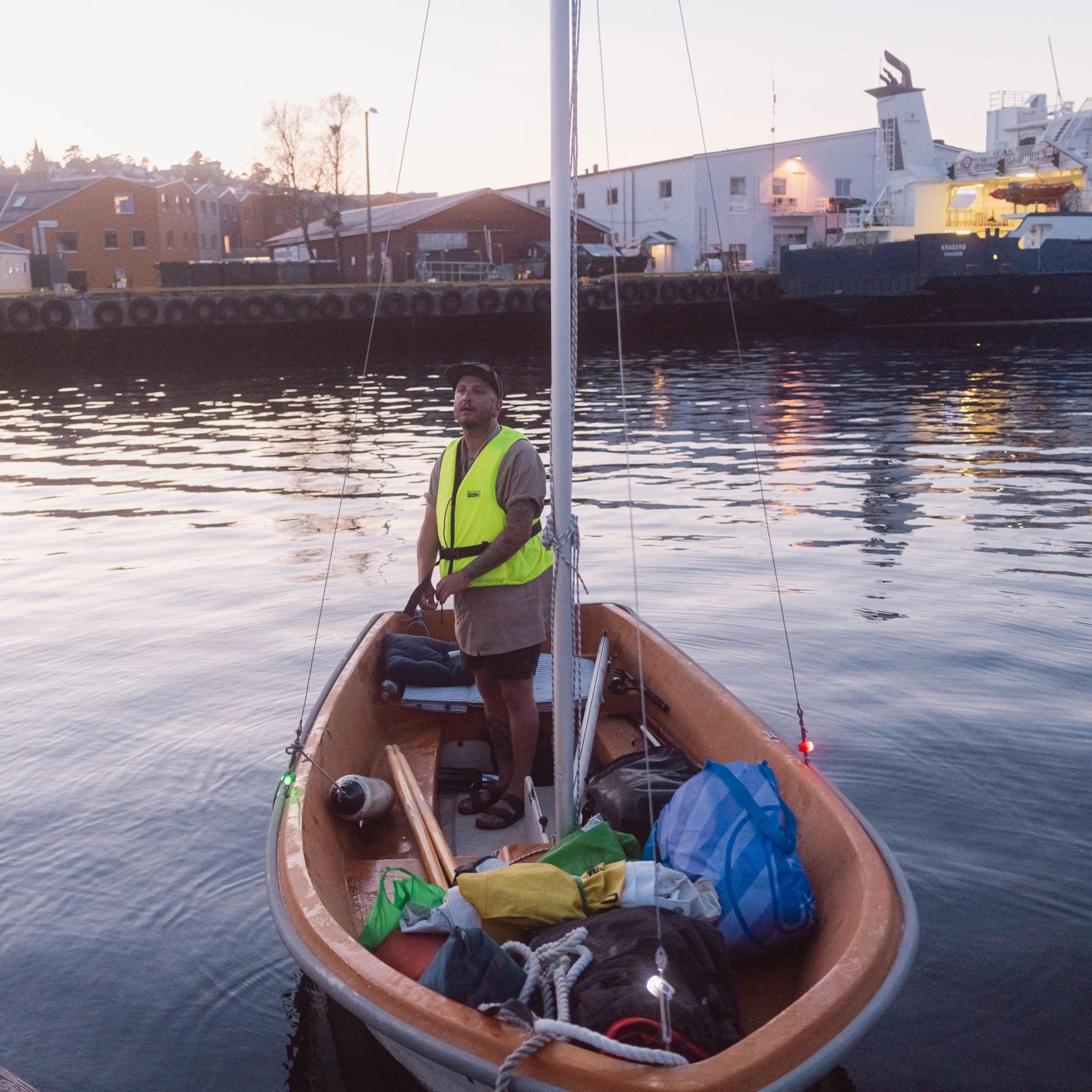 100.000 turister drar til Kragerø hver sommer. Vi var der en kveld i juli.