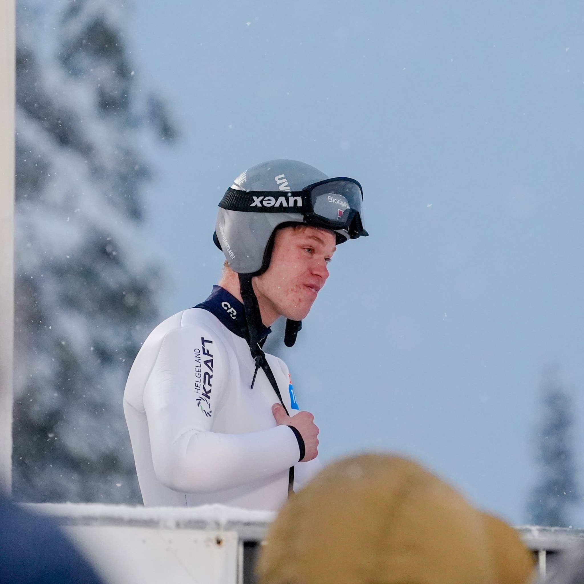 Kombinertløper Andreas Skoglund disket – hadde for stor dress