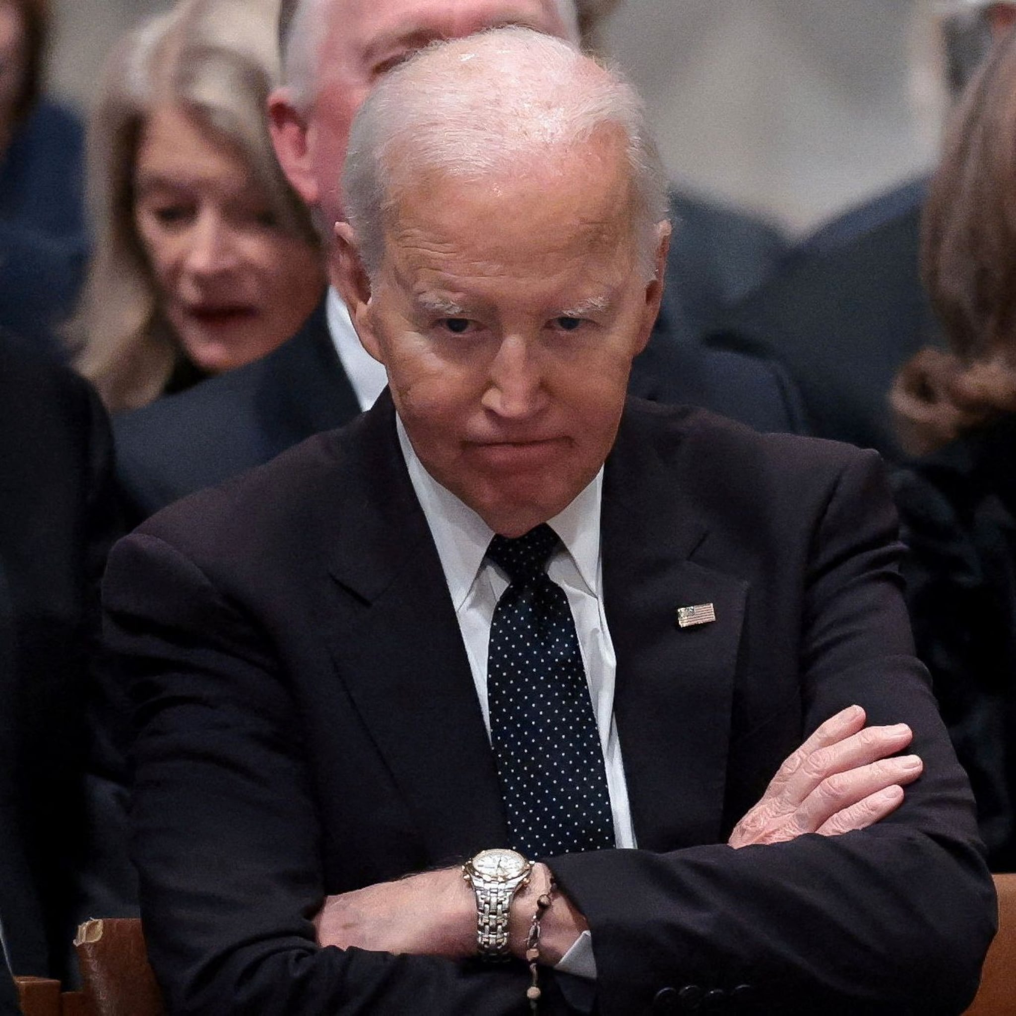 Trump sier han opphever alle Bidens presidentordrer skrevet med autopenn