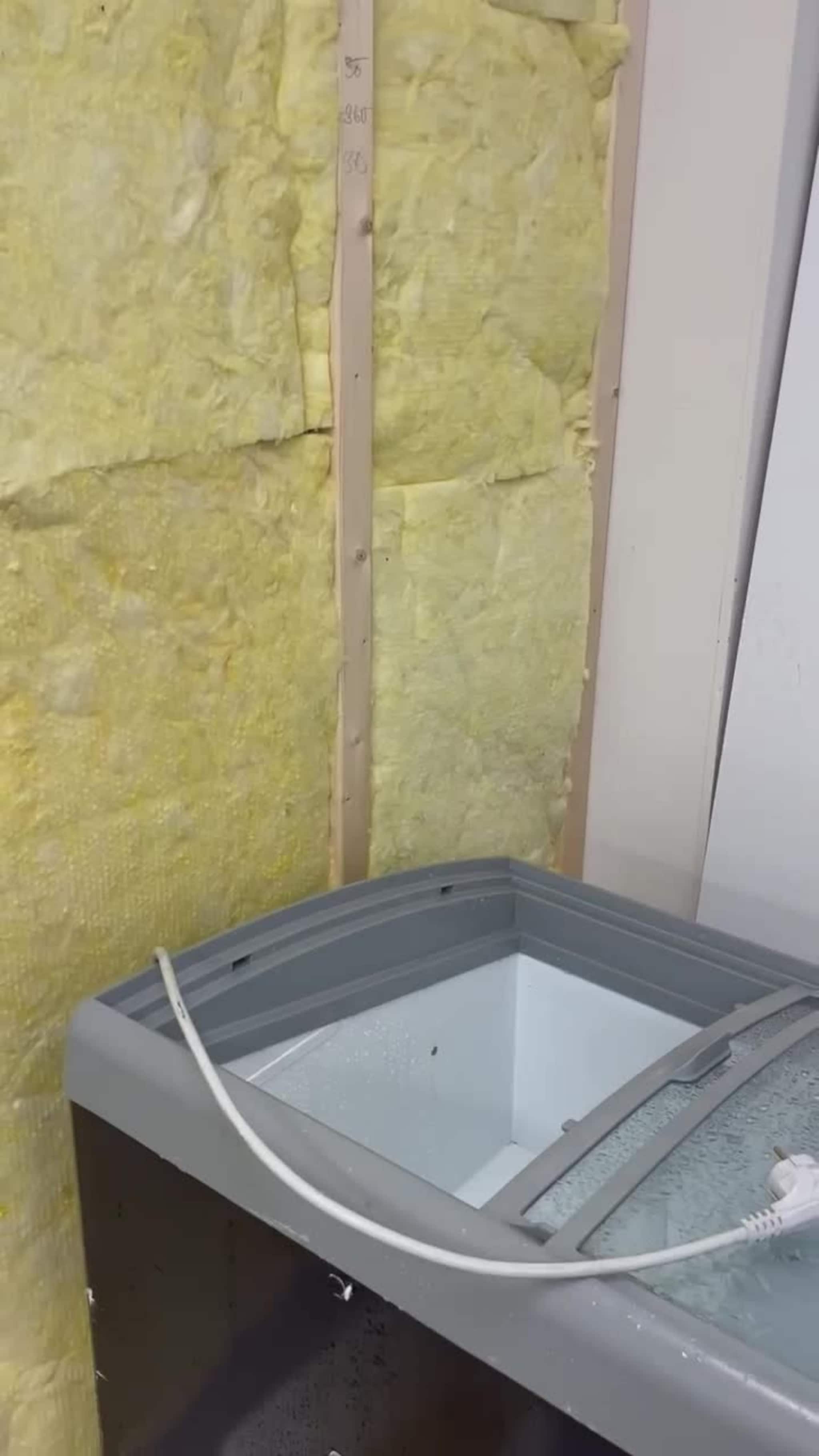 Her renner vannet ned fra taket