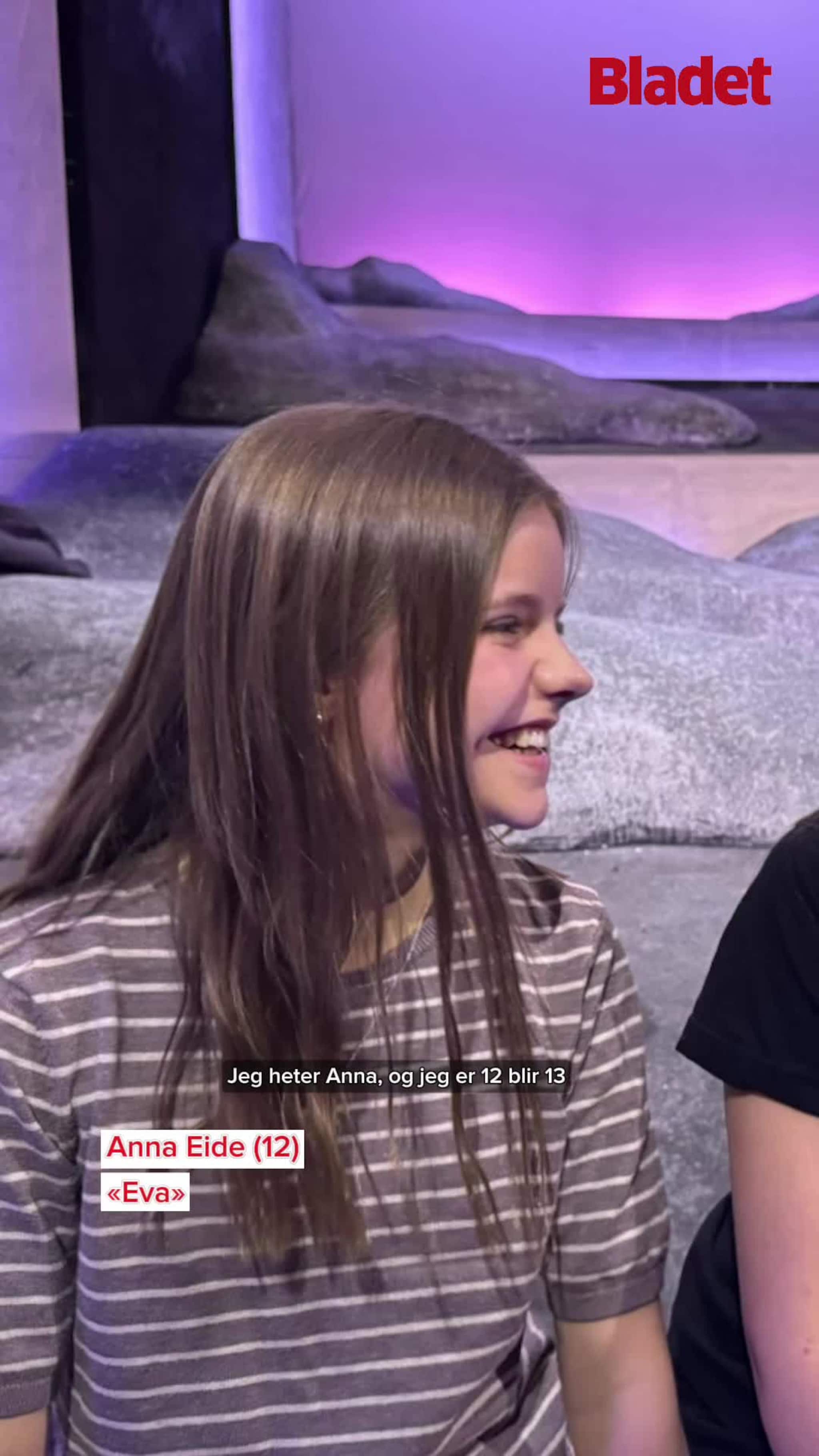 Anna og Iris spiller rollen "Eva"