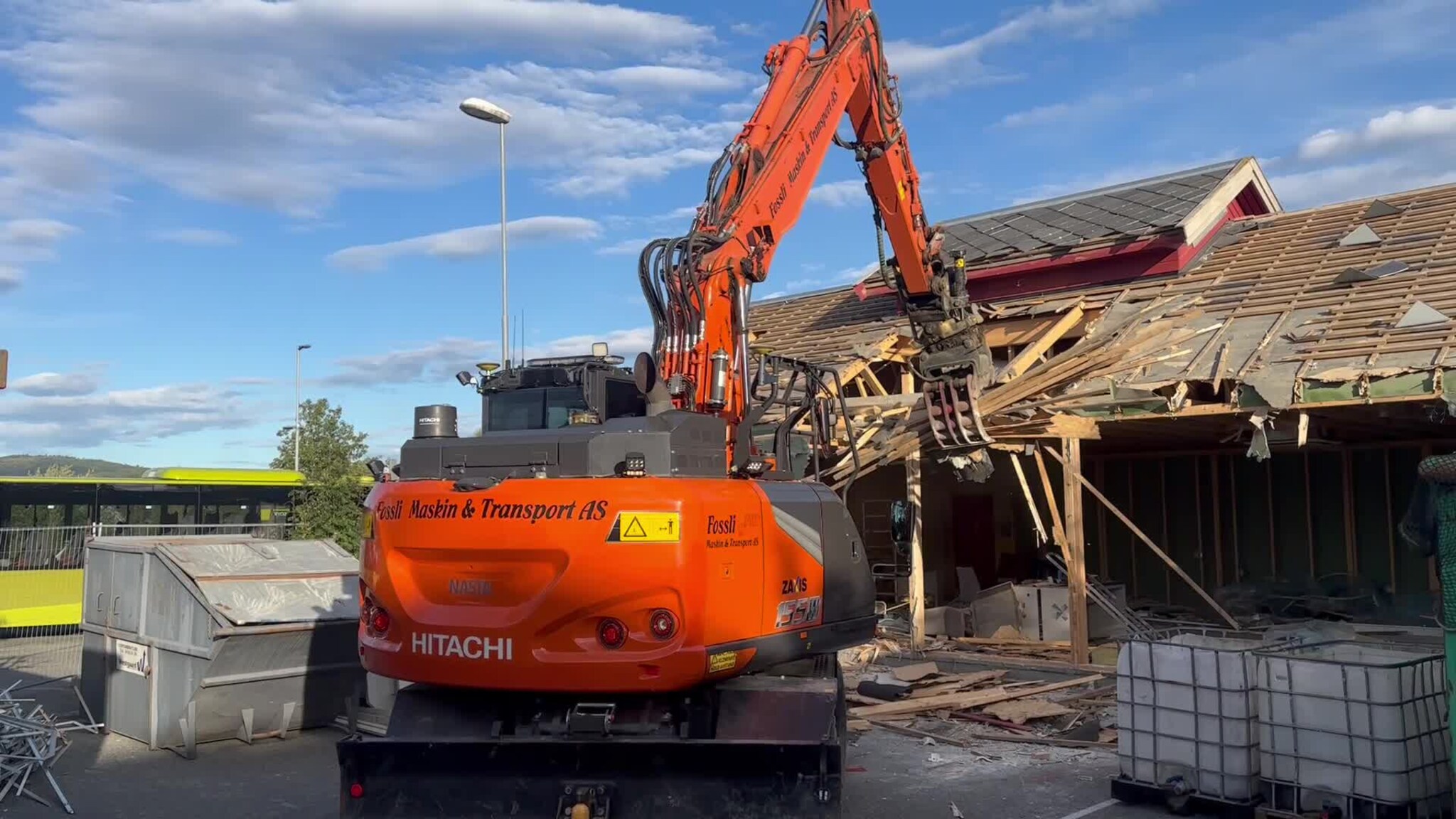 Rivingen av Narvesen-kiosken i Stjørdal er i gang
