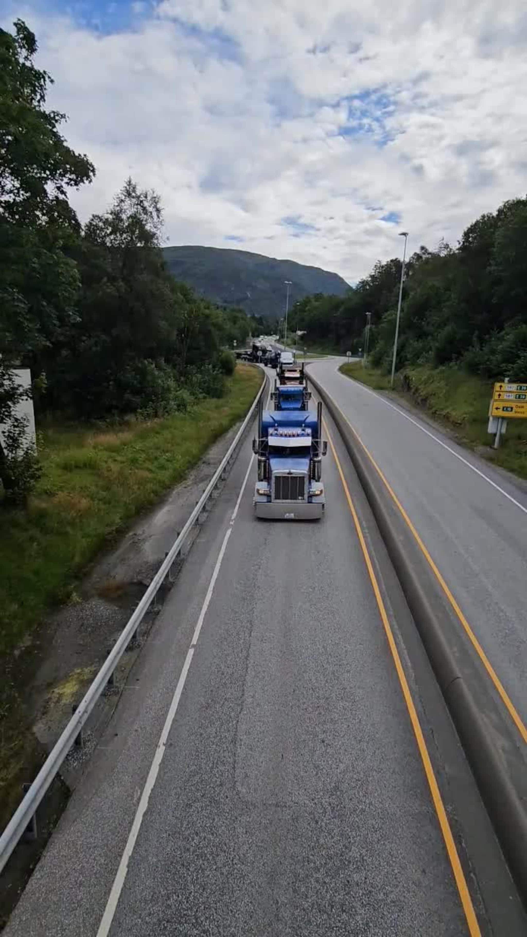 Her kjører "Trøkk n' Truck" gjennom Arna