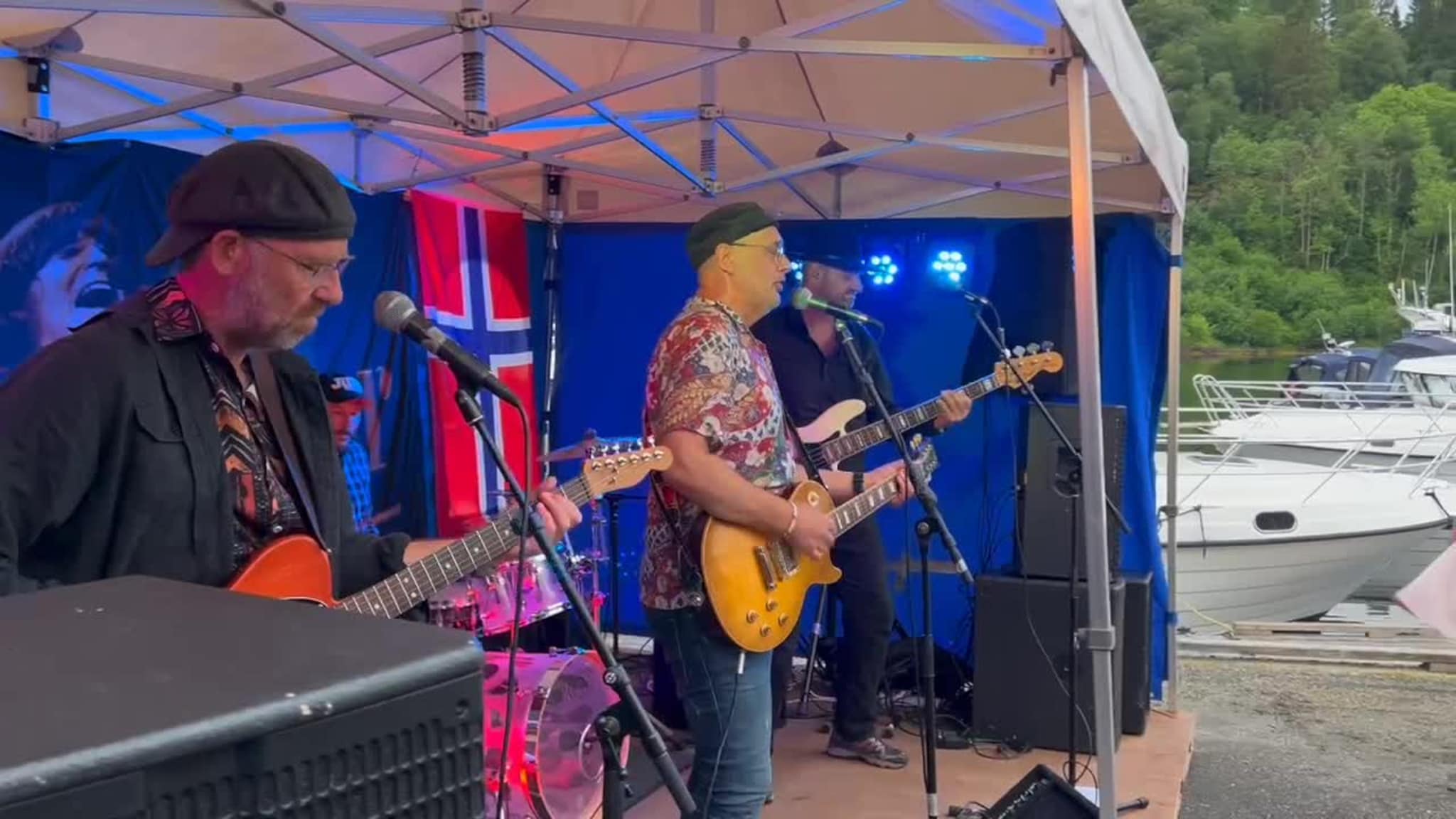 Creedence Forever fekk folket opp av stolane