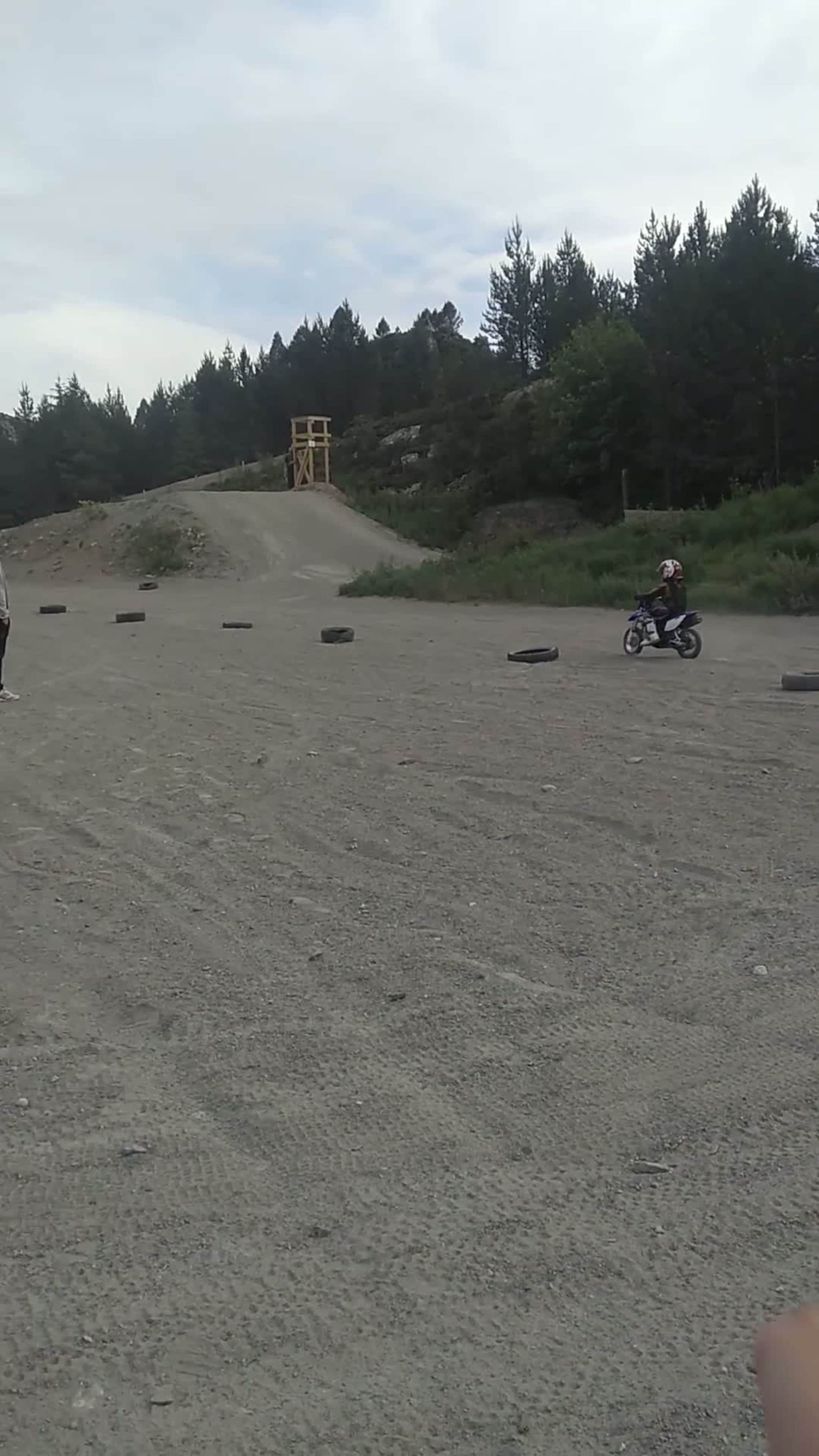 Ariel faller for motorsporten som syvåring