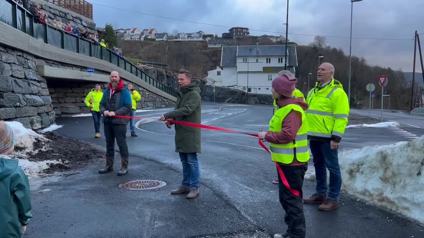 Snorklipping på Valestrand ved Lars Fjeldstad og rektorane