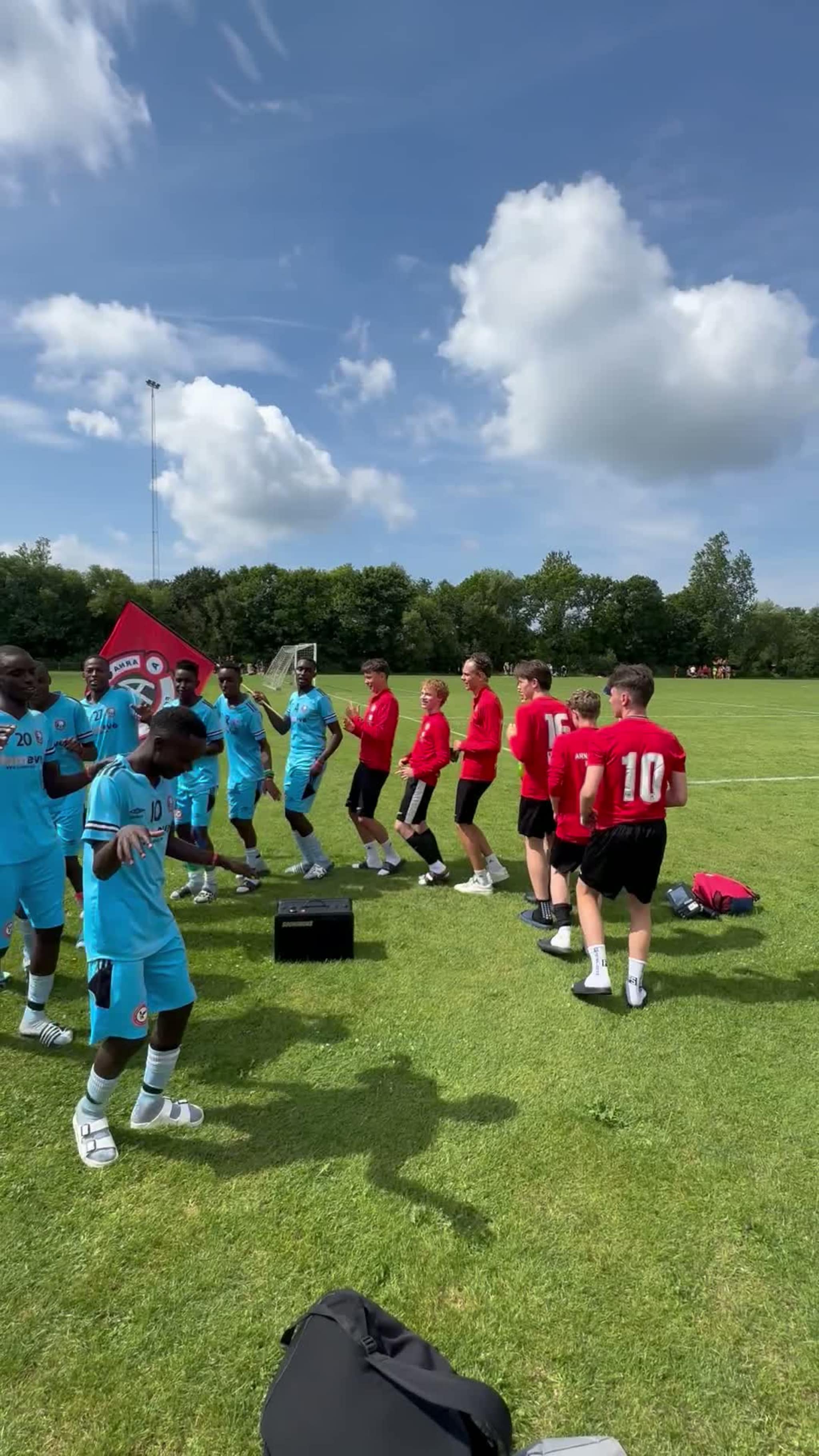 Dansende AB-spiller etter afrikansk motstand i Dana cup