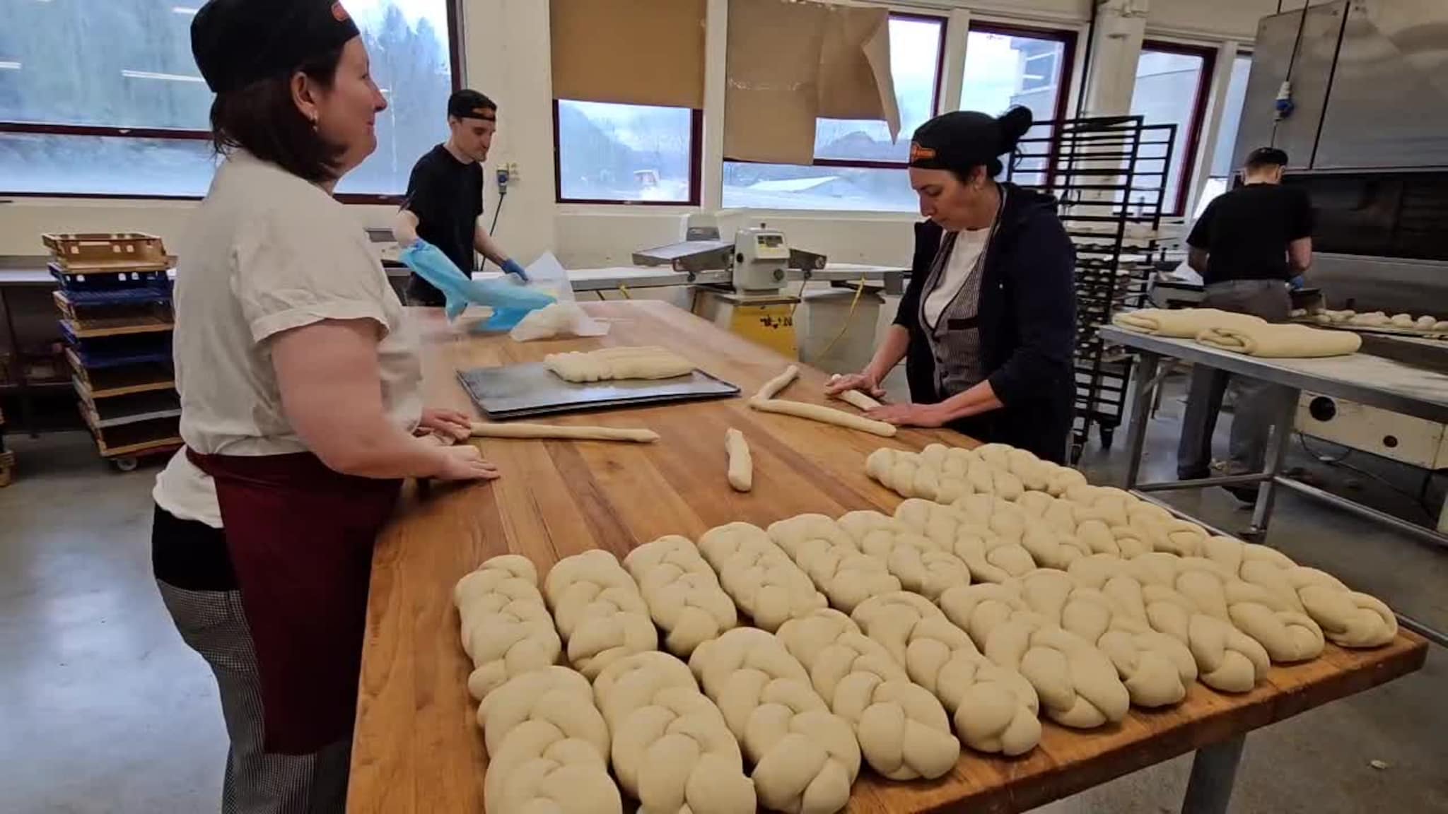 Flettebrød-baking på Hjelle bakeri