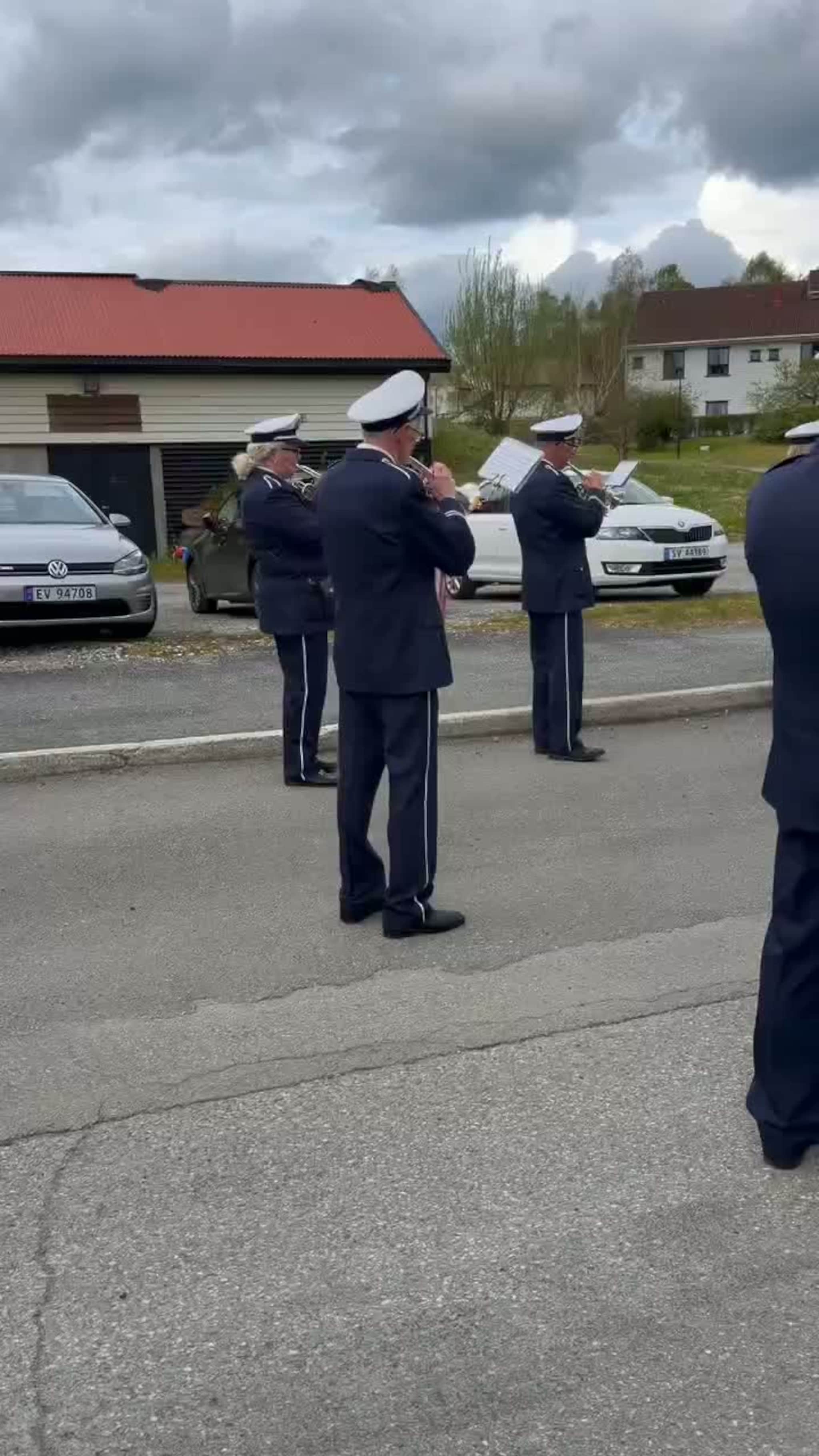 Valestrand musikkorps spelar opp 17. mai 2026