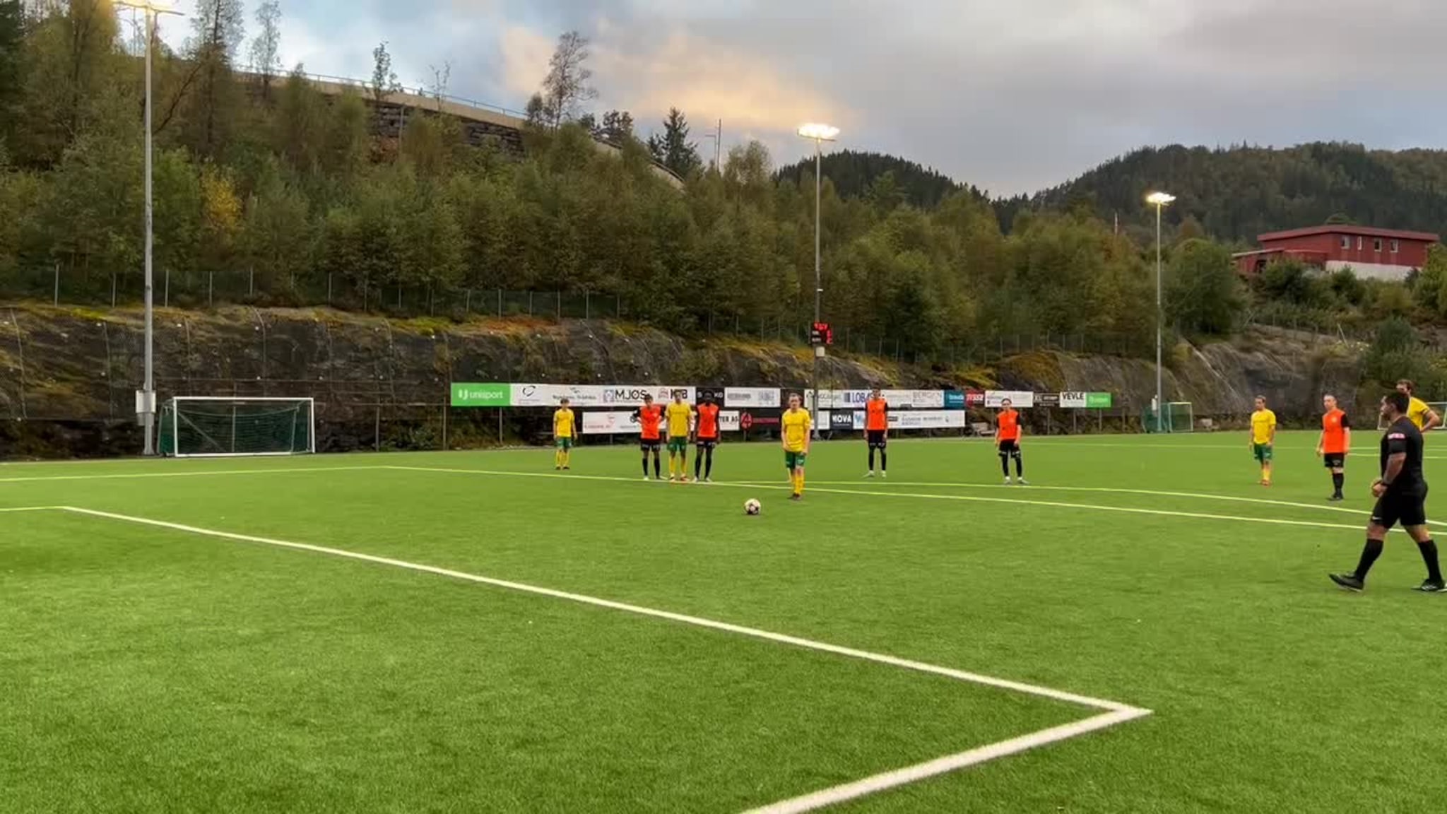 Her scorar Fredrik Evensen på straffe