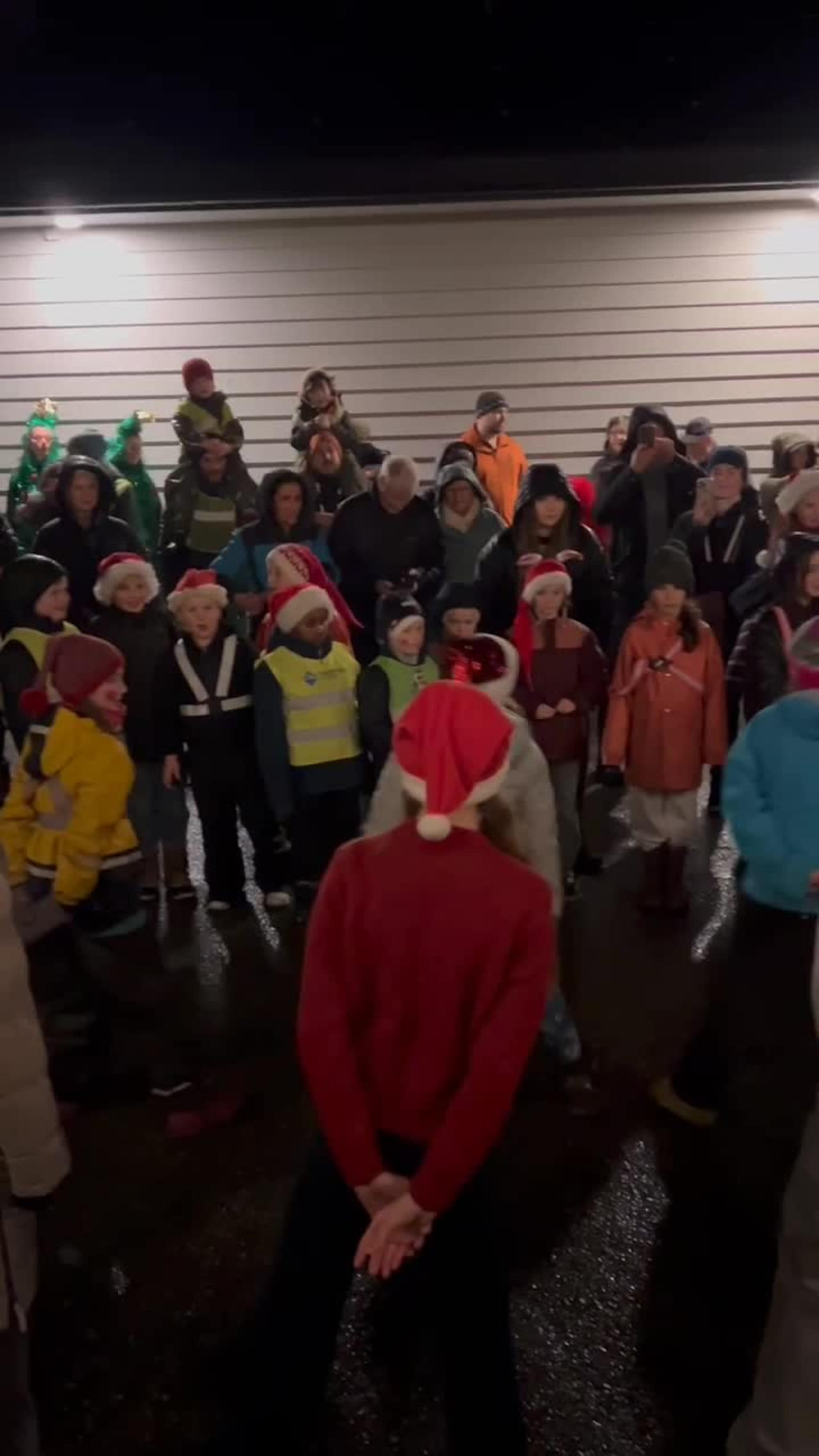 Dans, song og moro i Haus