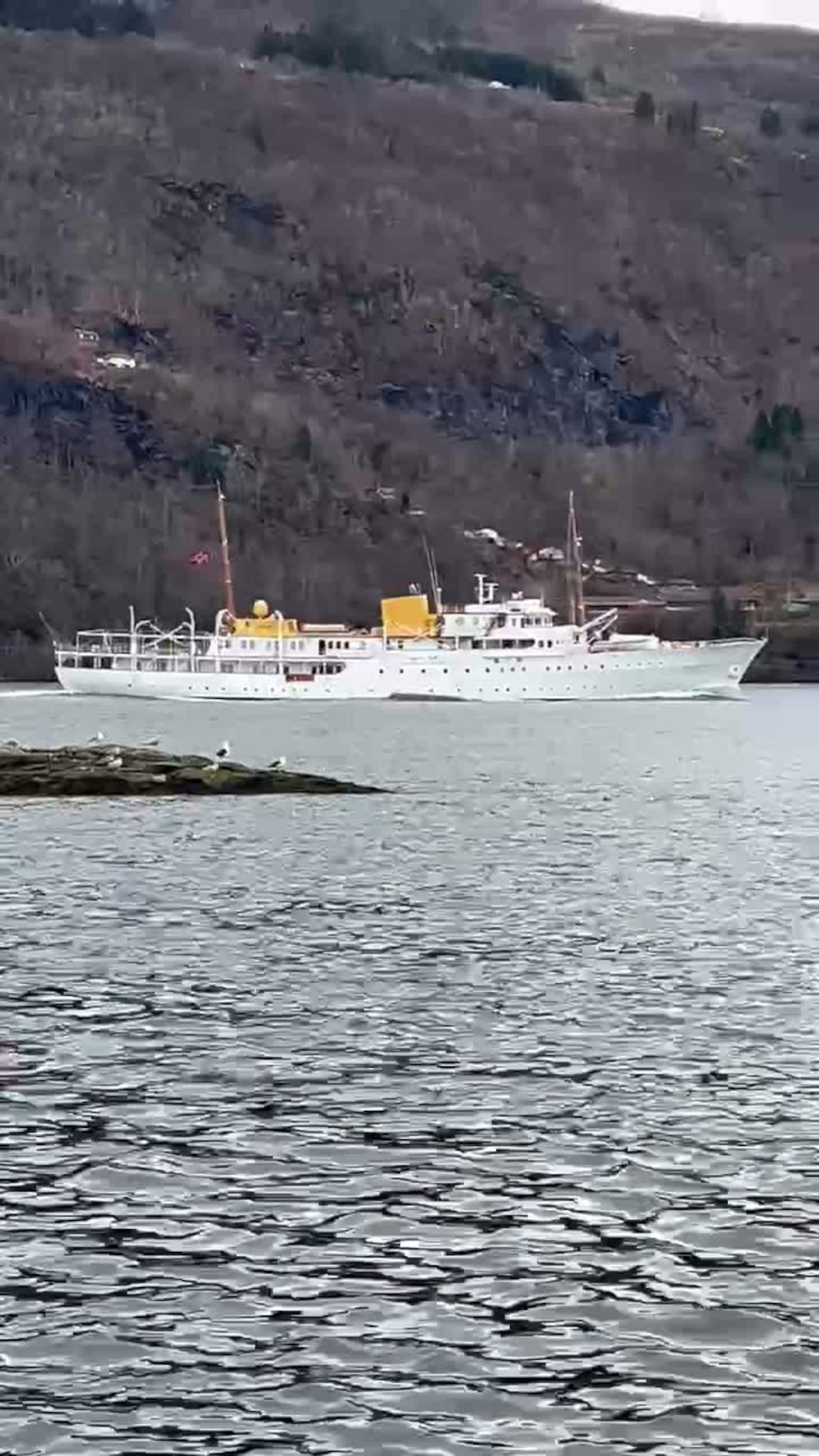 Kongeskipet "Norge" i Sørfjorden