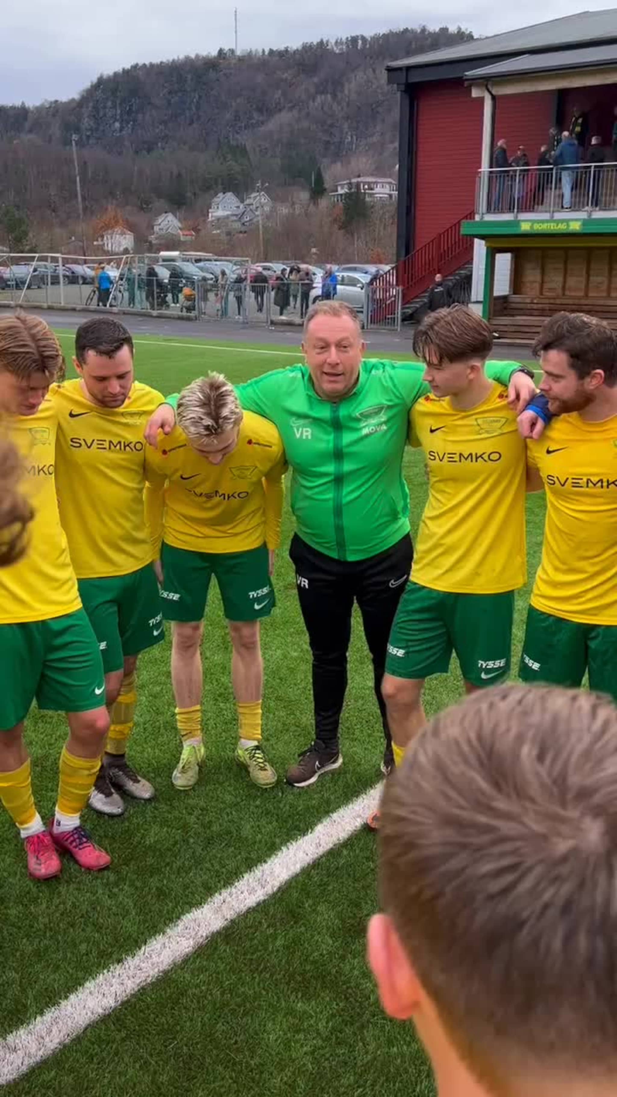 -- Eg er stolt over dokker, gutar!