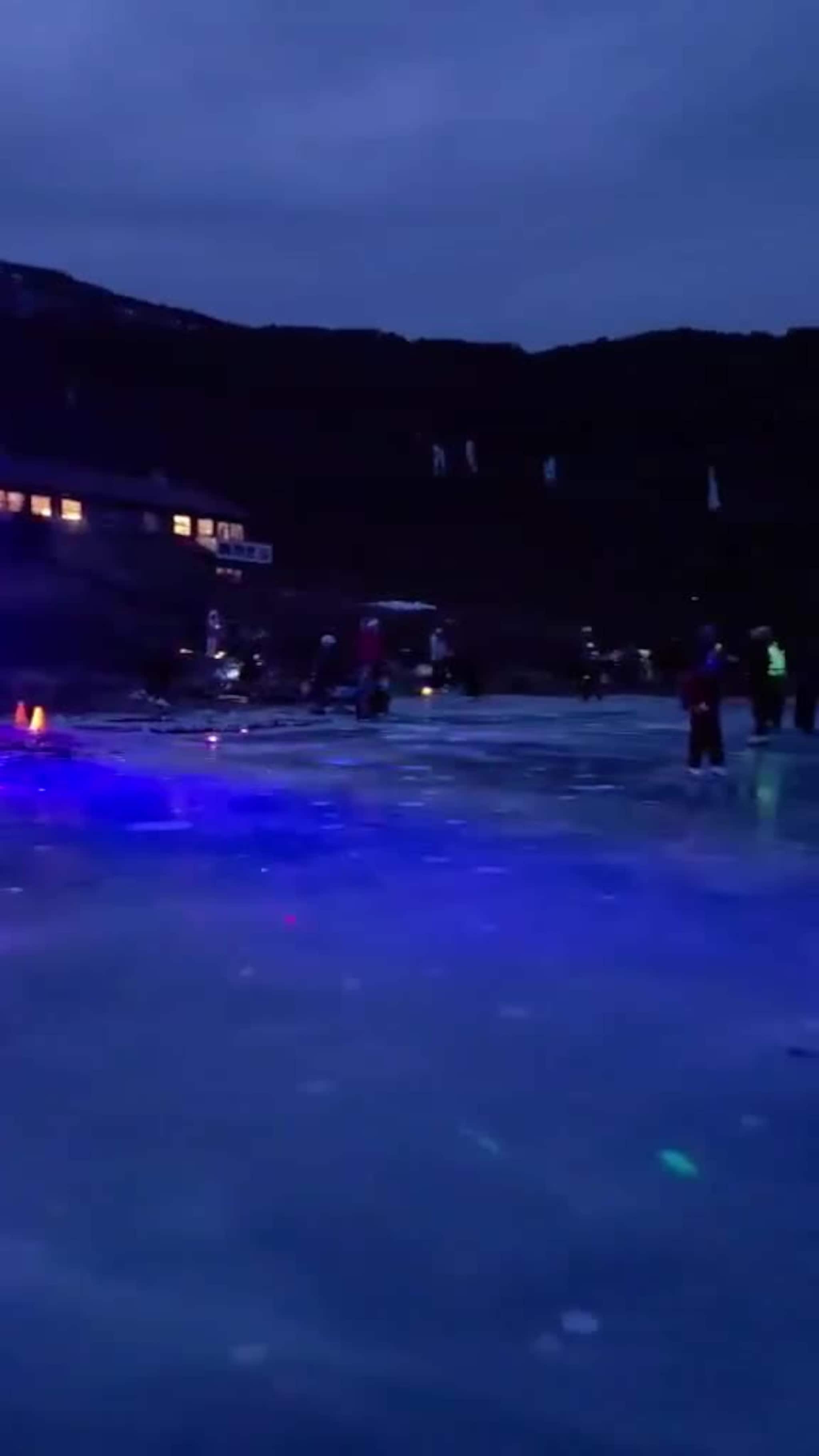 Nesten 200 dukka opp for å danse på isen