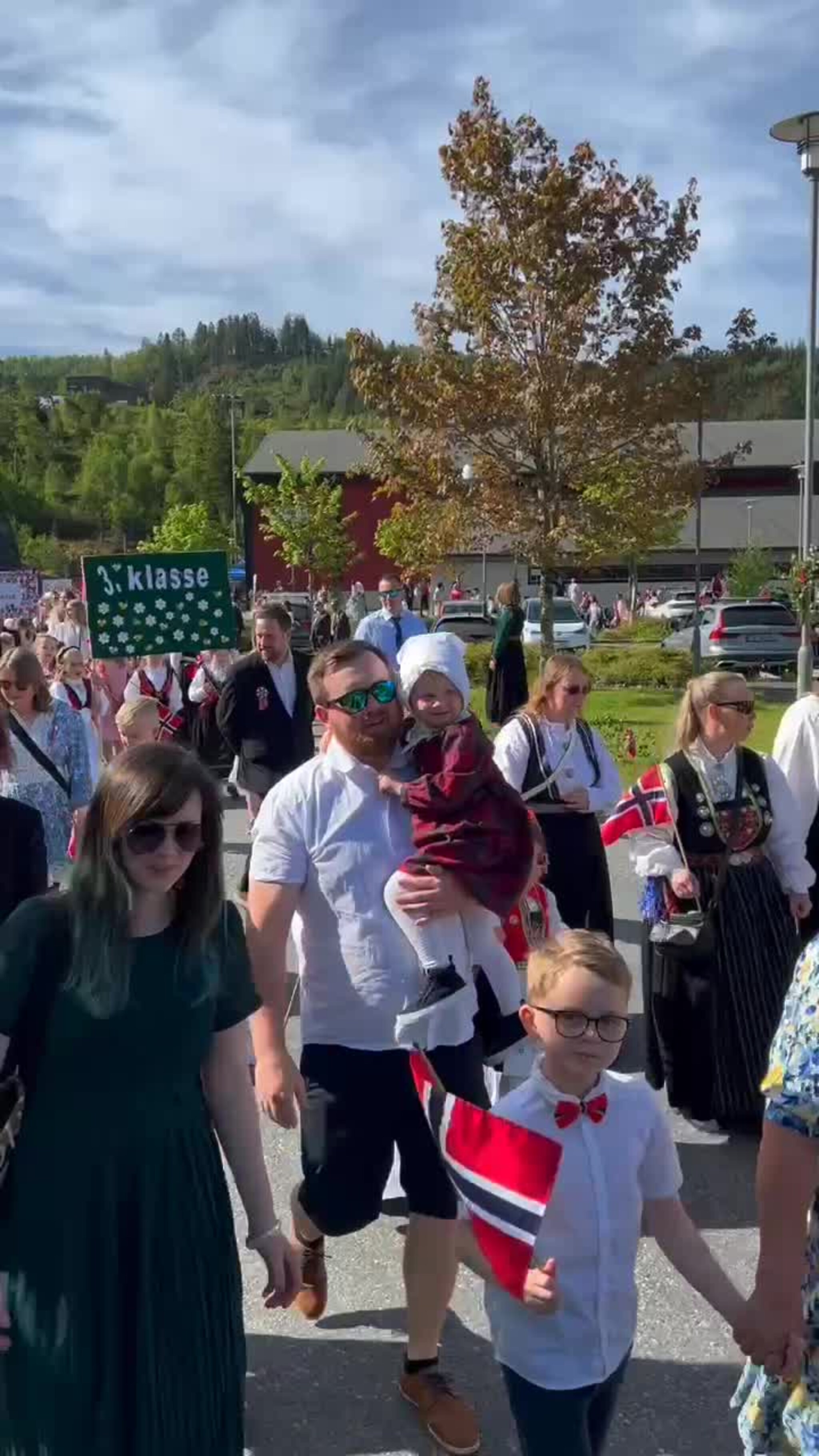 Barnetoget i Lonevåg 17. mai 2025