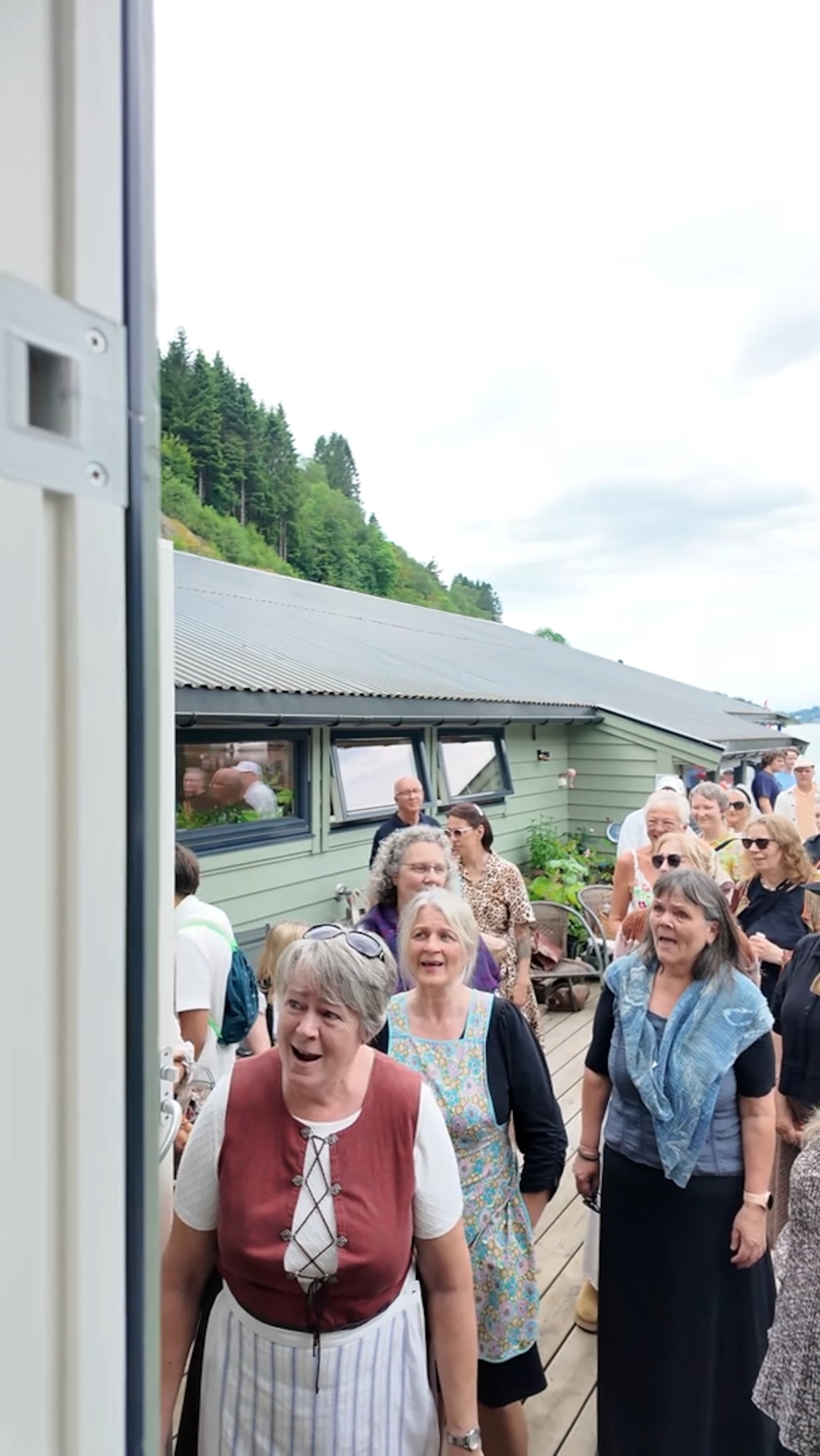 Osterøykoret åpnar kunstustilling på Den Grøne Fabrikken