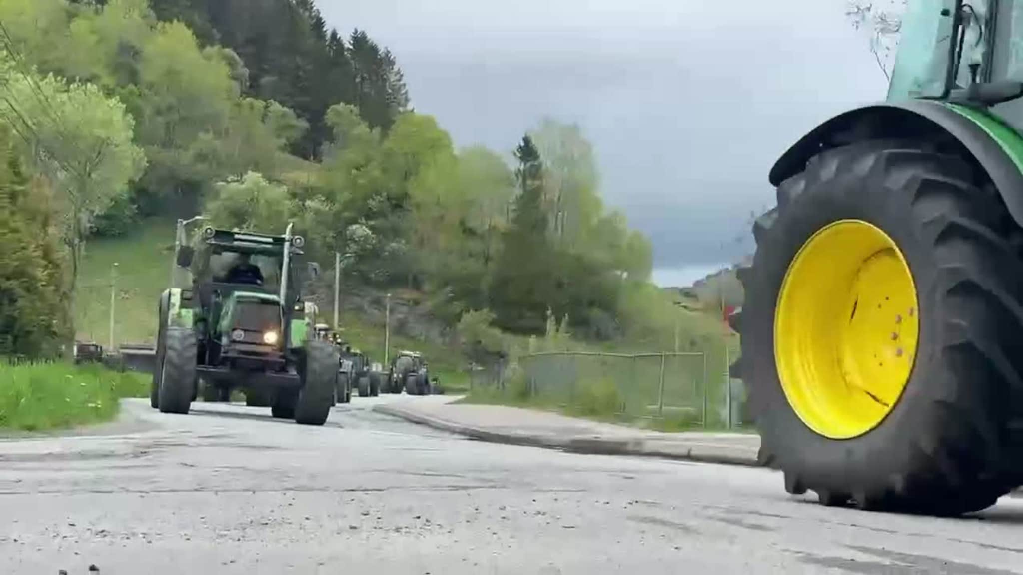 Traktorkolonne til Haugland
