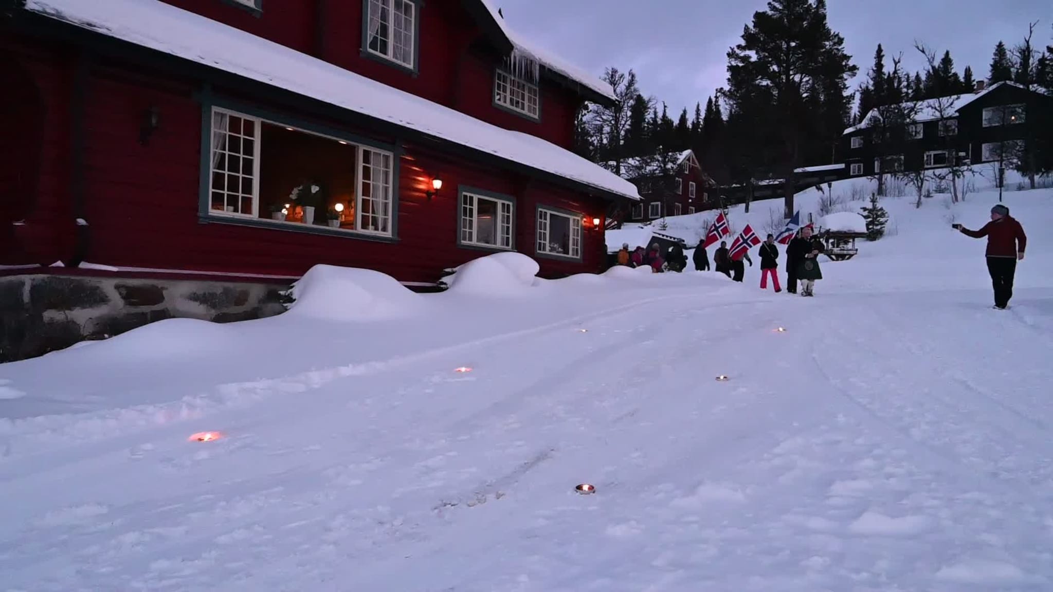 Innmarsj på Fefor under årets curlingturnering