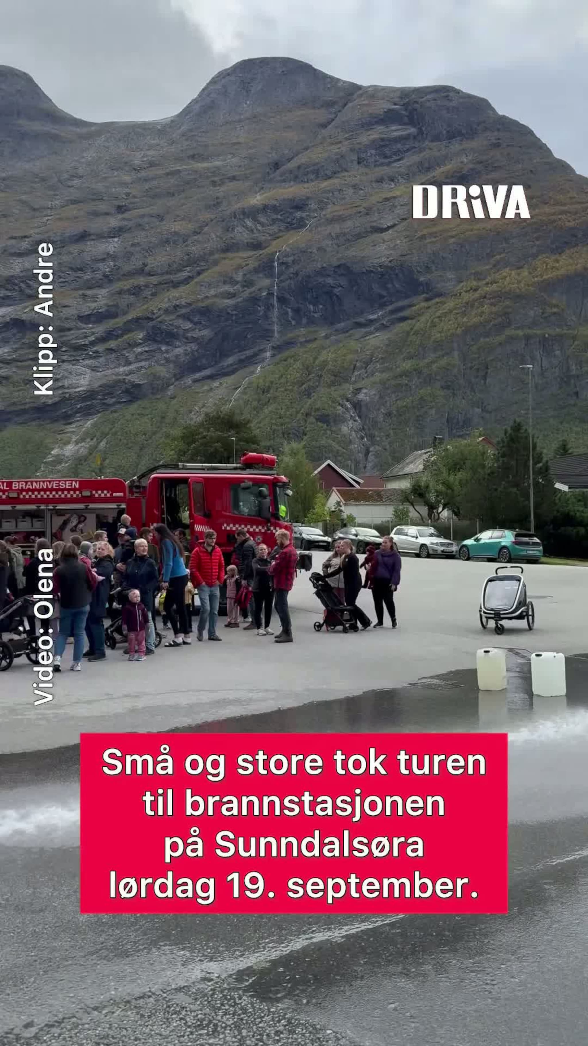 Små og store tok turen til brannstasjonen på Sunndalsøra