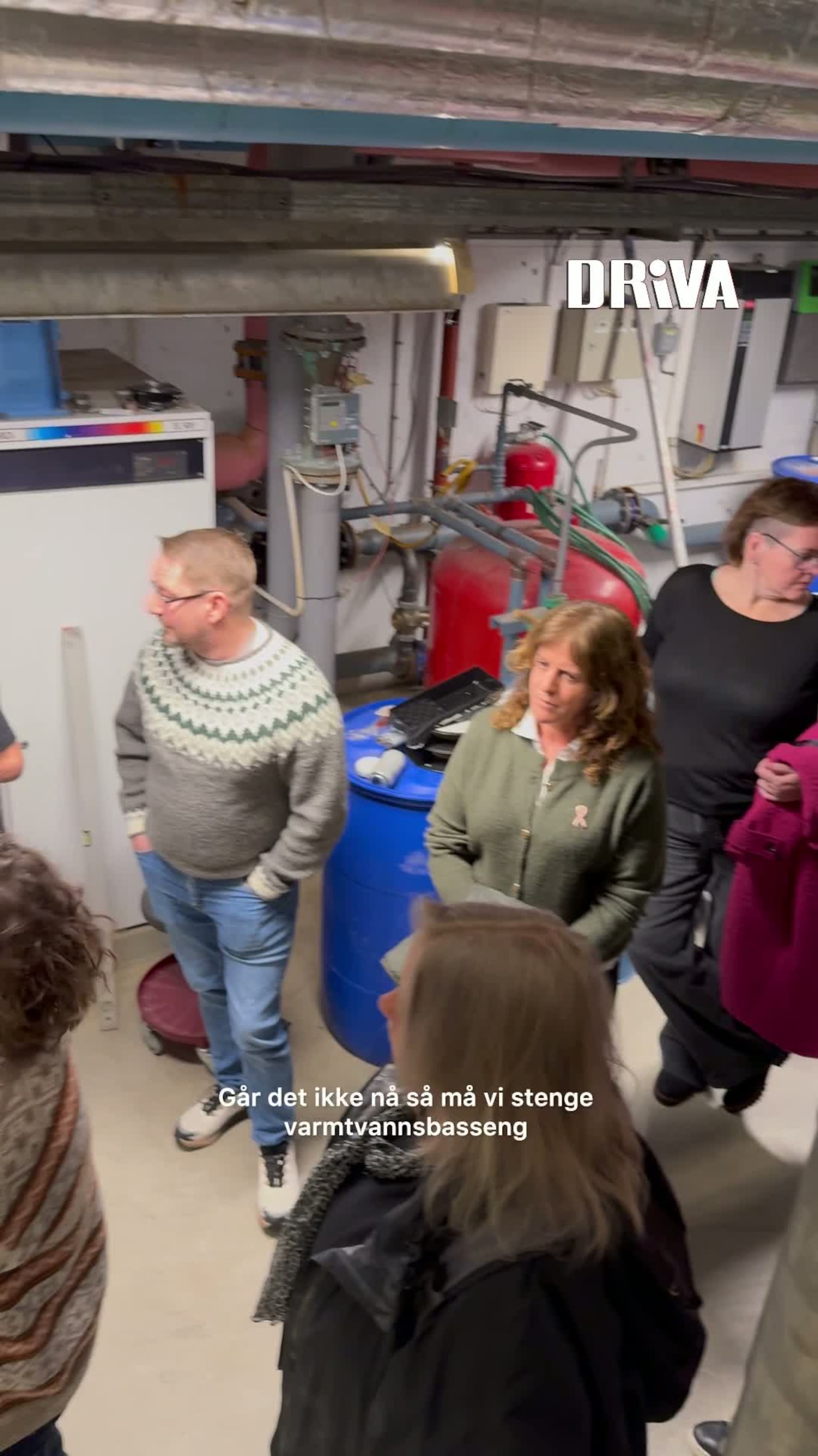 Tirsdag var teknikk-, miljø- og kulturutvalget på befaring i svømmehallen.