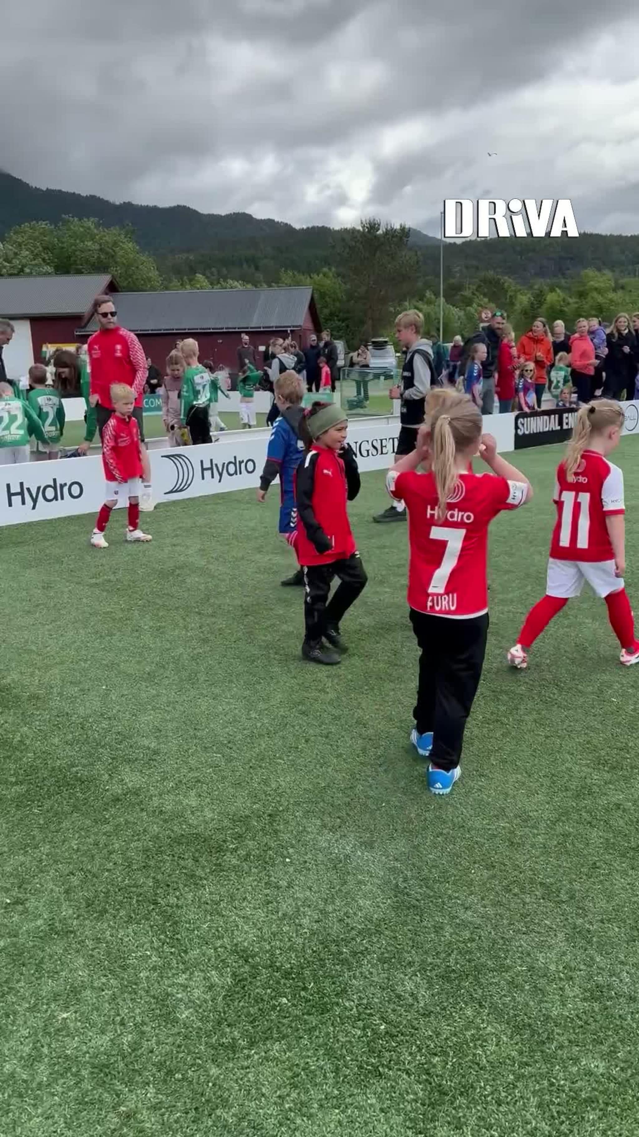 Fotball, folkefest og full innsats i Ålvundfjorden