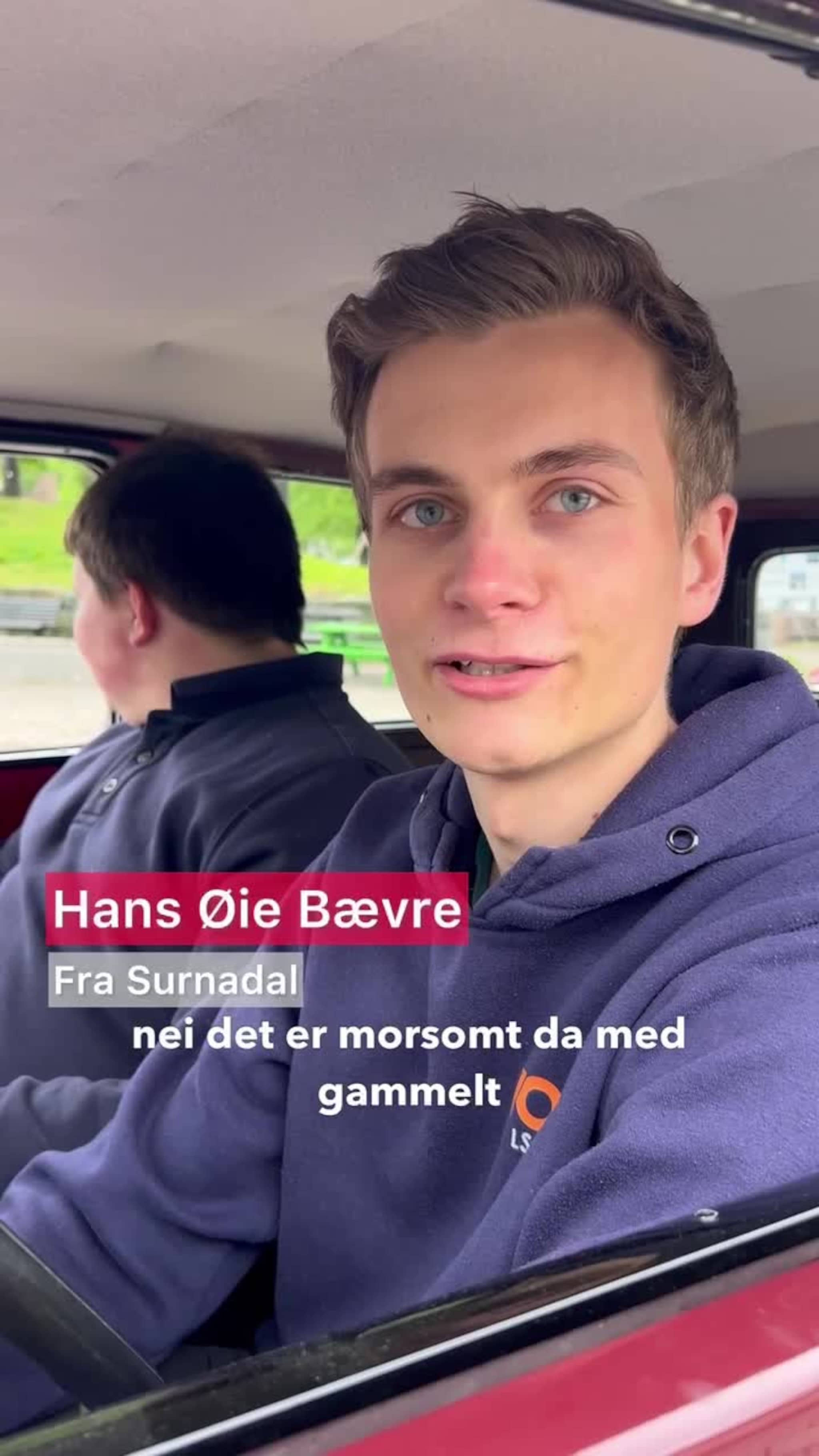 Veteranbiler, rebusløp og rullende simulator trakk folk i alle aldre til tradisjonelt vårtreff.
