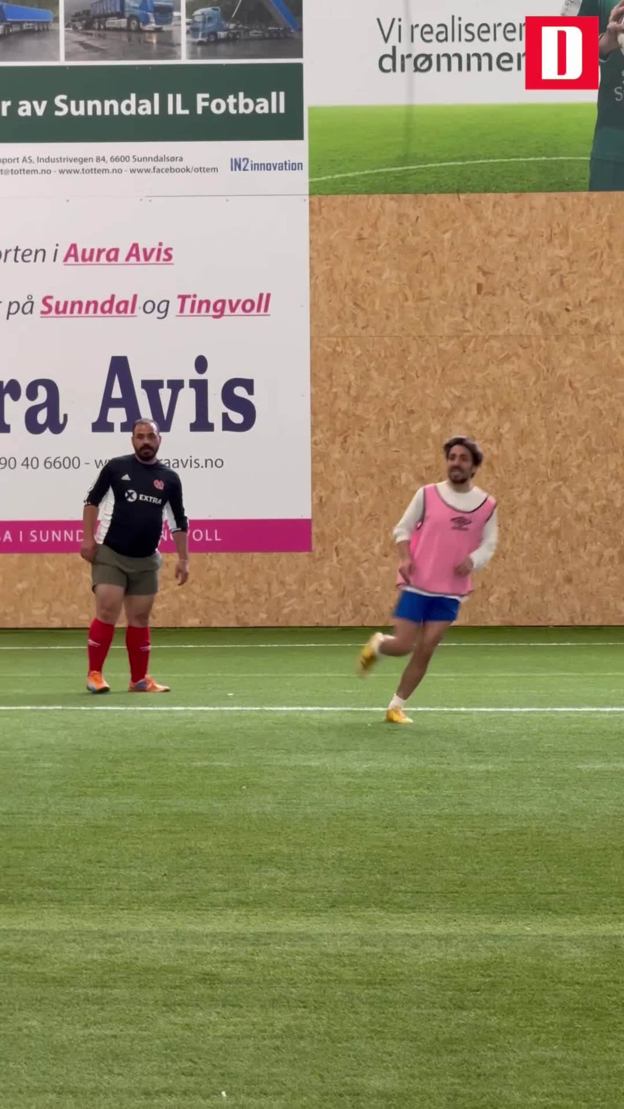 Fotballturnering for flyktninger: Glede og samhold i Hydrohallen