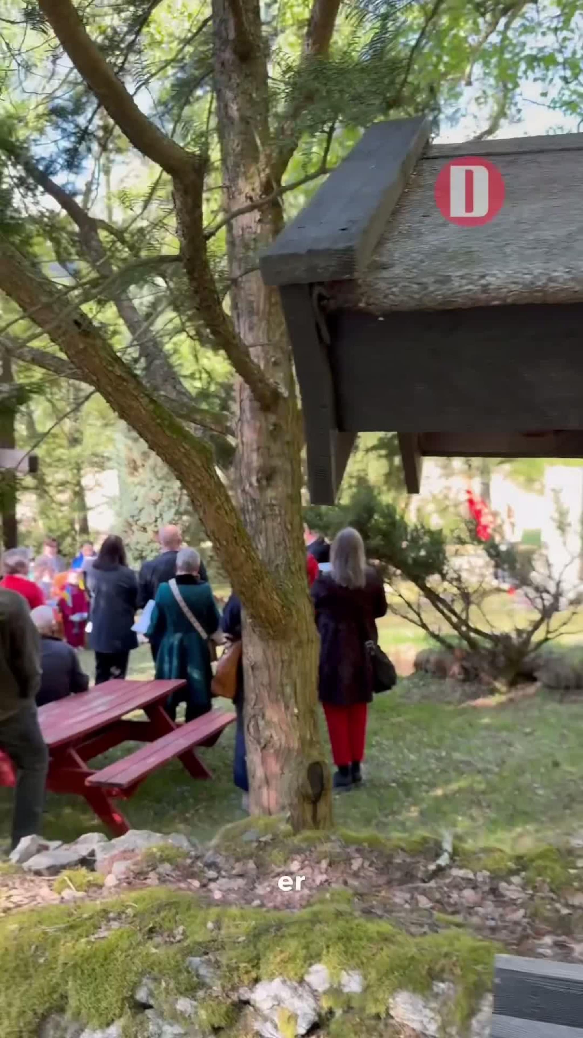 1.mai markeringen startet  ved Hov kirkegård.