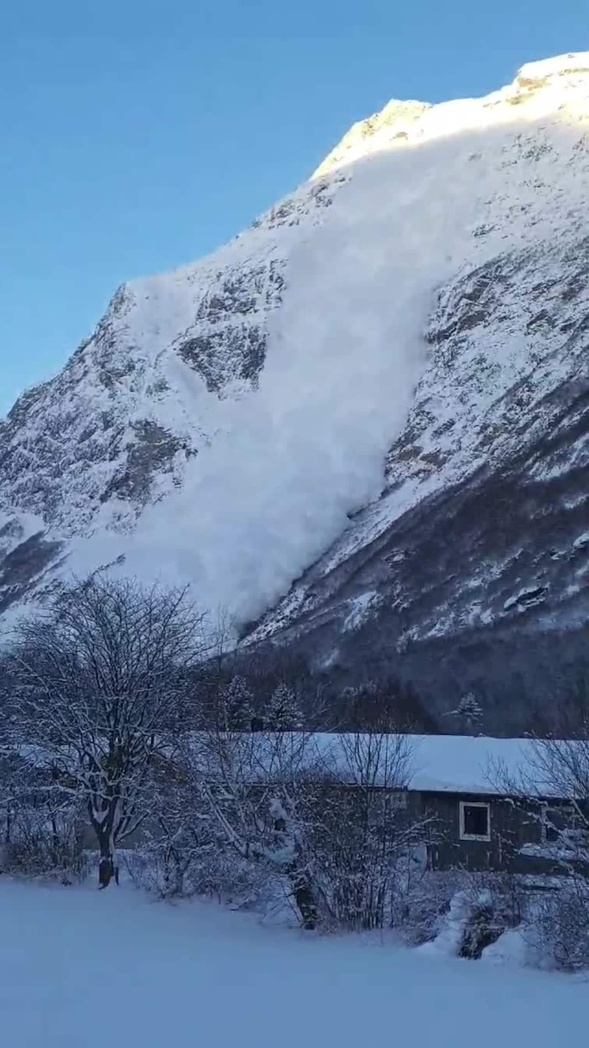 Her går fonna fra Hovsnebba