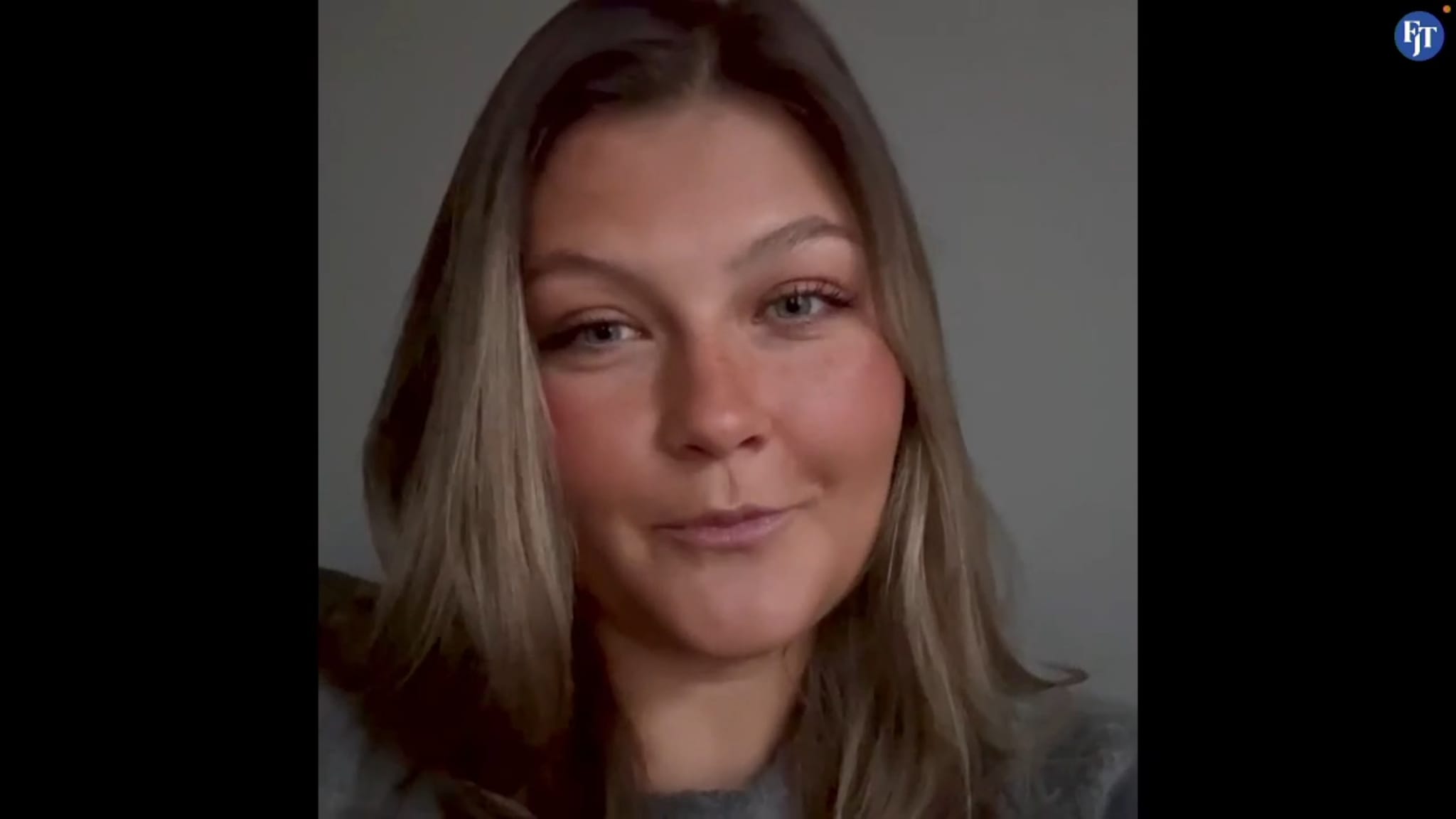 Julianne Flølo fortel ungdomen om arbeidskvardagen i NRK