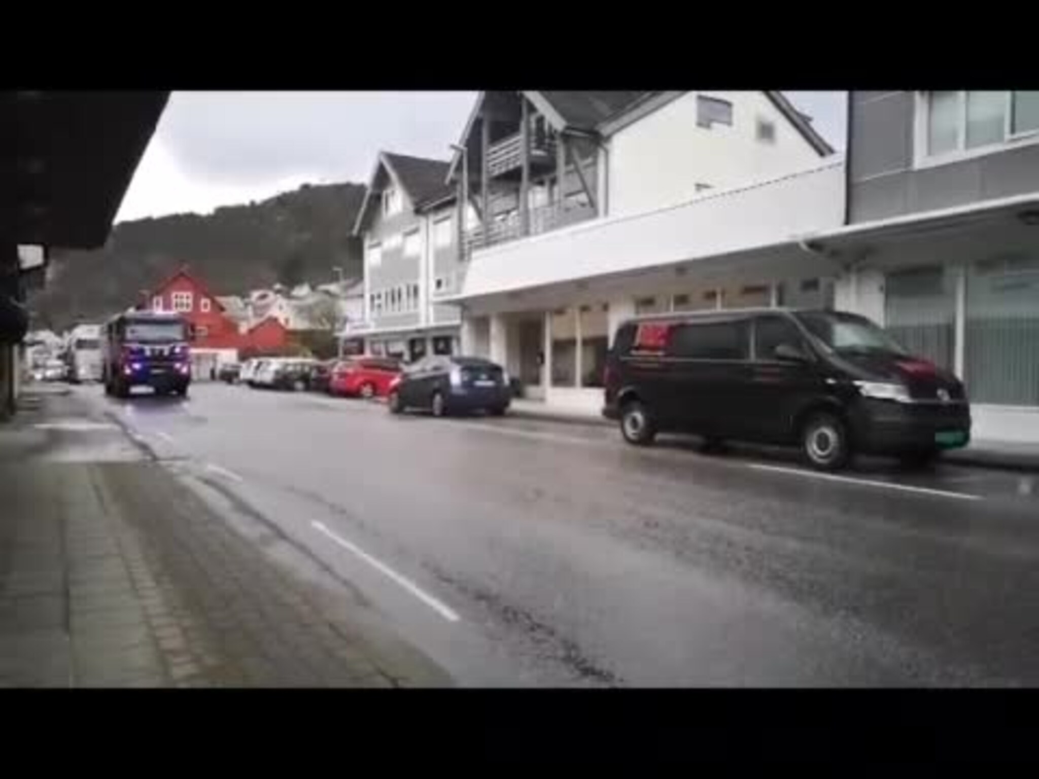 Blir-bra-kolonne i Måløy på lørdag.mp4