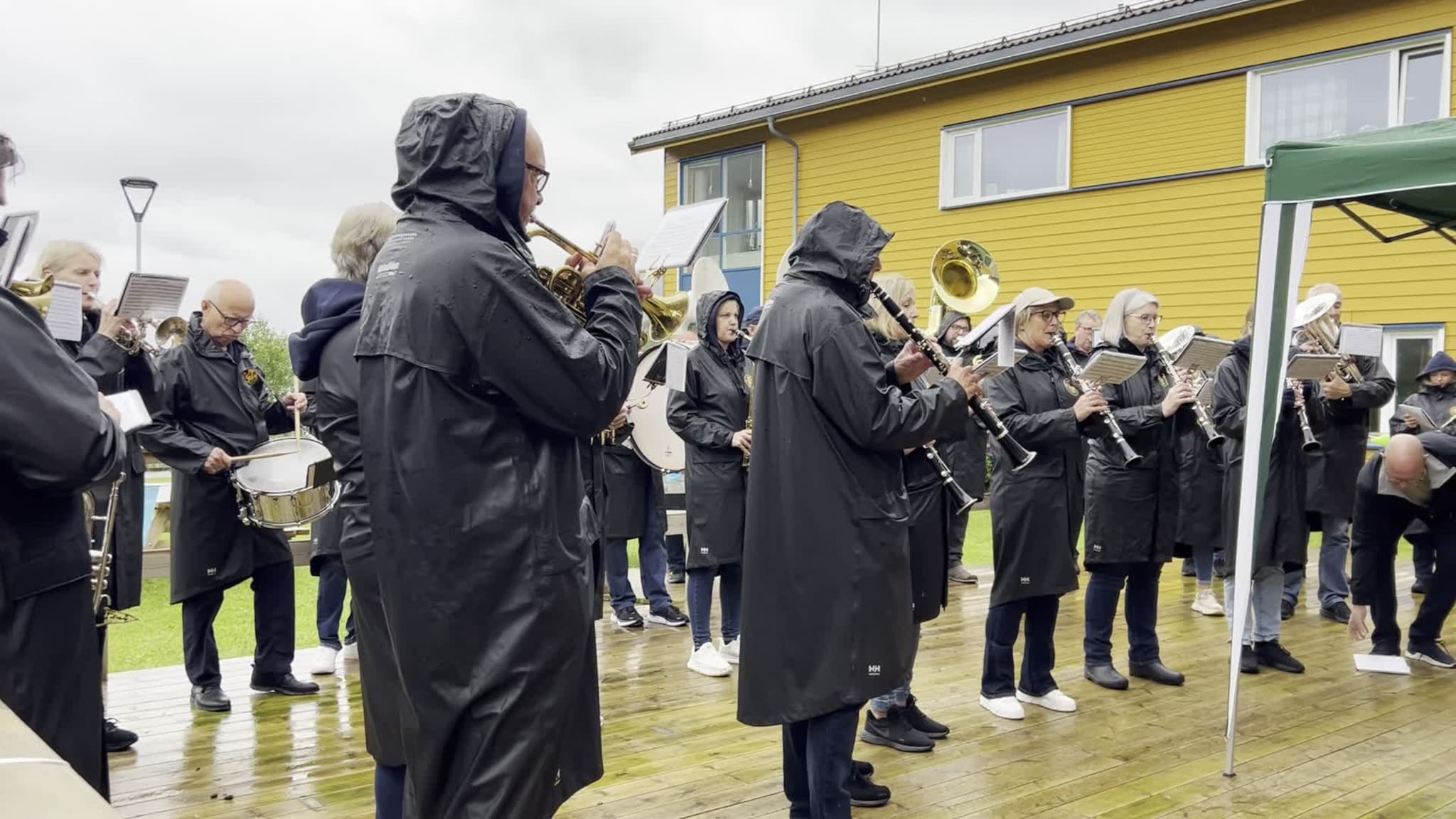 Måløy musikklag spiller på Kulatoppen på opplevelsesdag