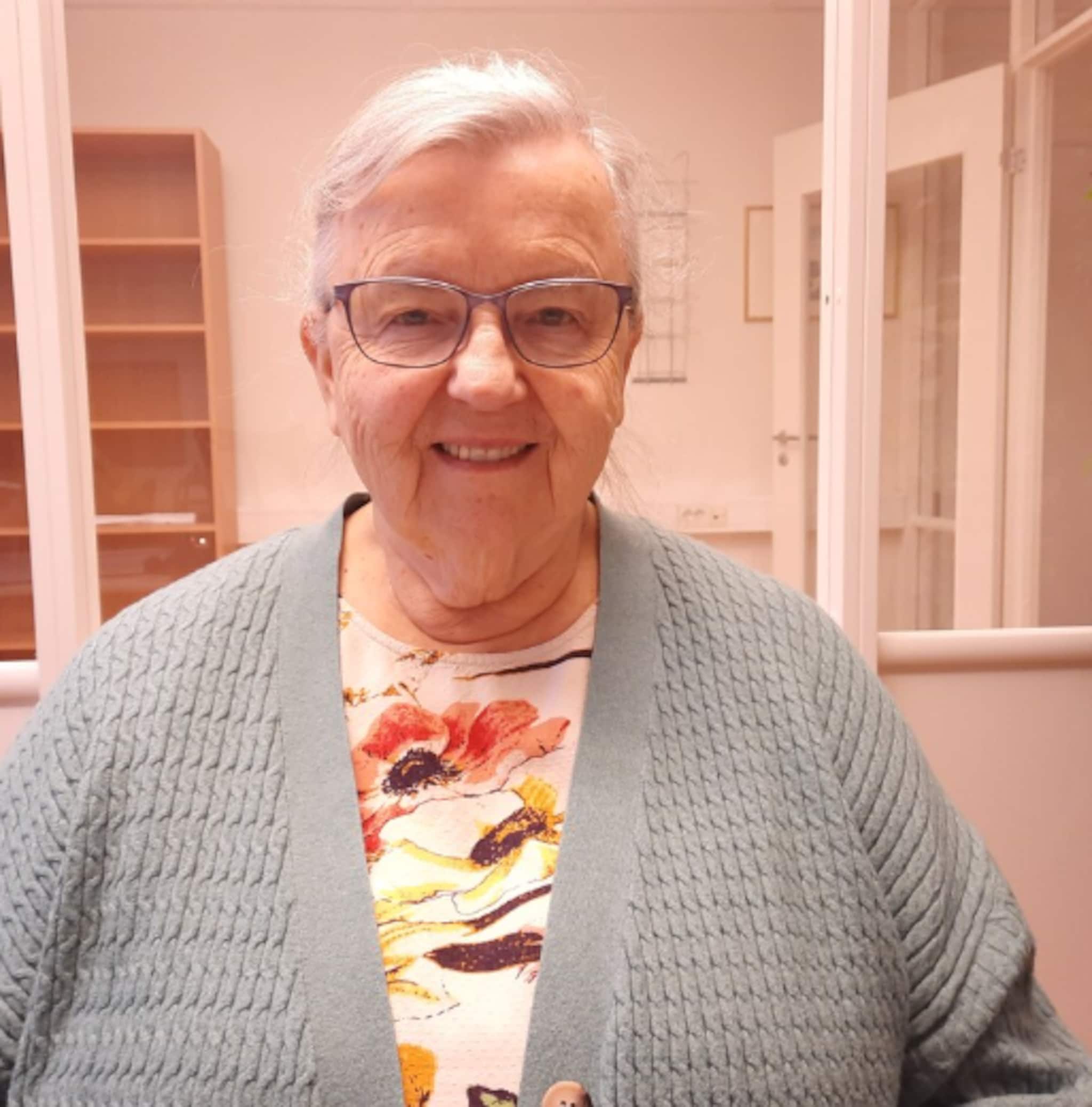 Ruth var jordmor i Vågsøy kommune til ho vart pensjonist
