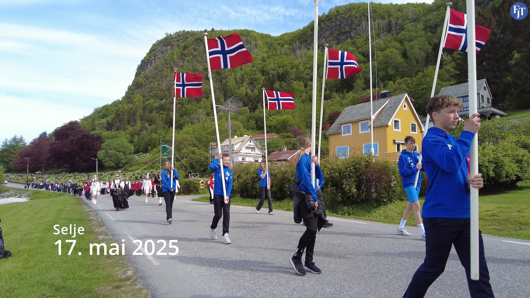 Fekk god hjelp av nordavinden då toget gjekk frå kyrkja