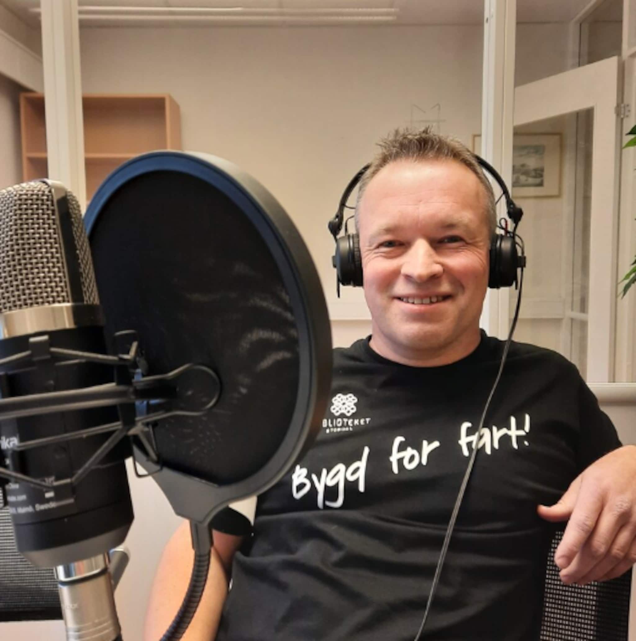 Forfattaren Arnfinn trivst godt med å vere pessimist