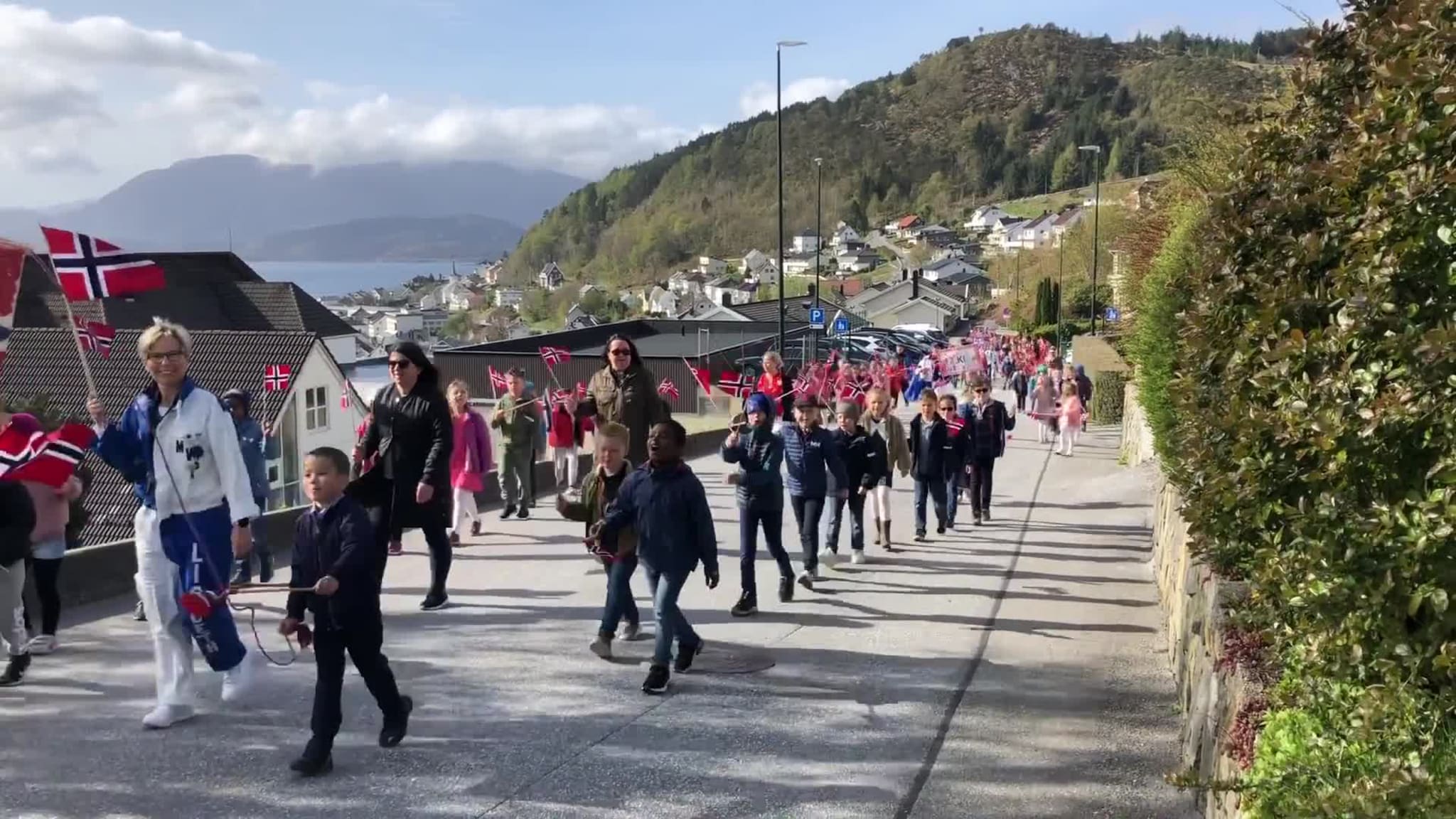 Skram skole har tjuvstarta 17. mai-feiringa