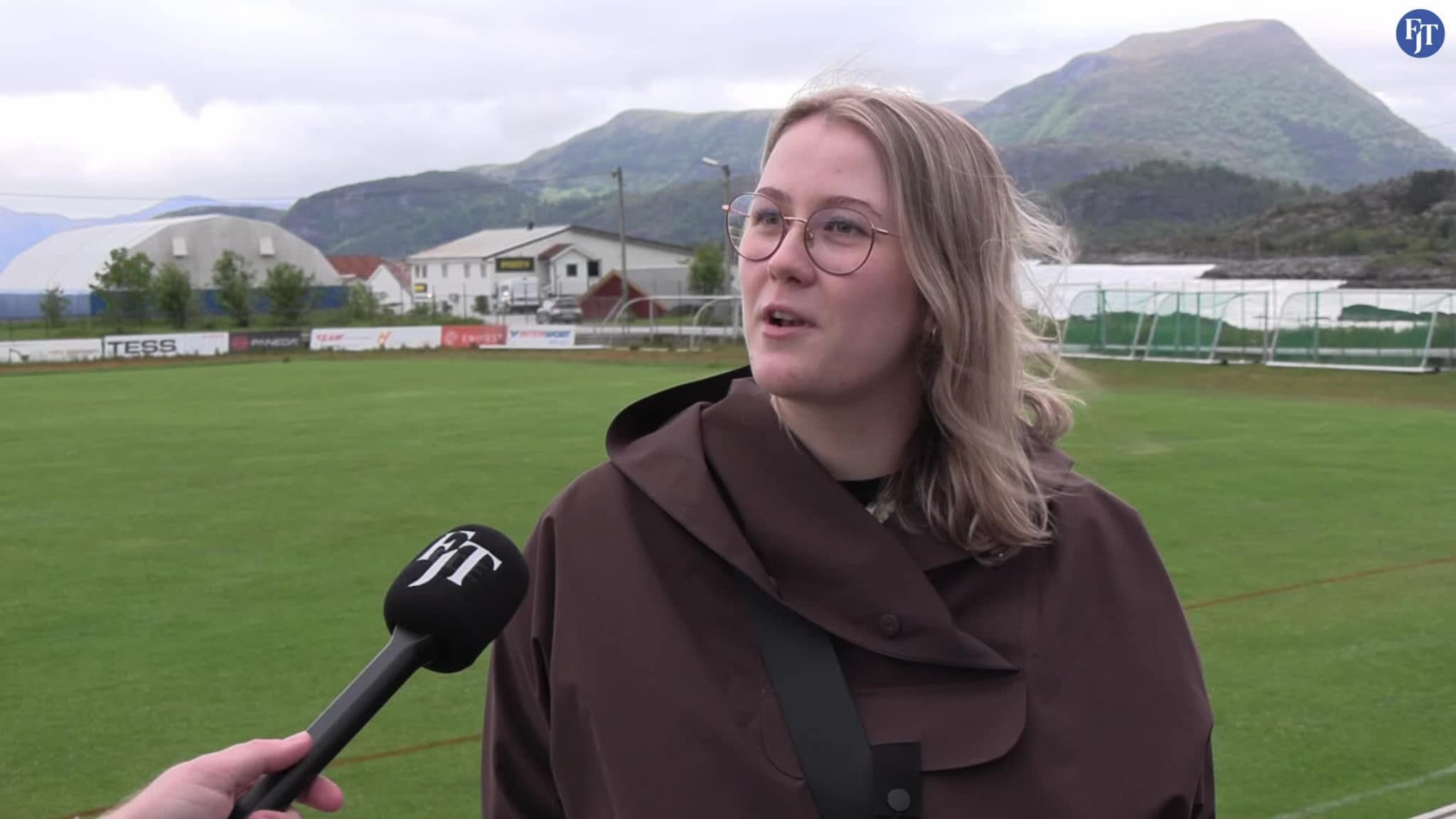 Emma skal flytte heim - men no kan skulestriden gjere at ho ikkje får drøymejobben
