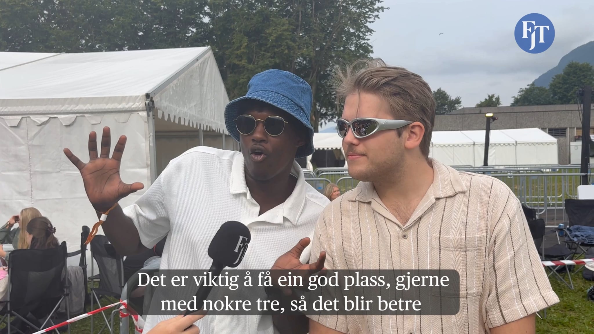 Festivaldeltakarar i malakoff-køen