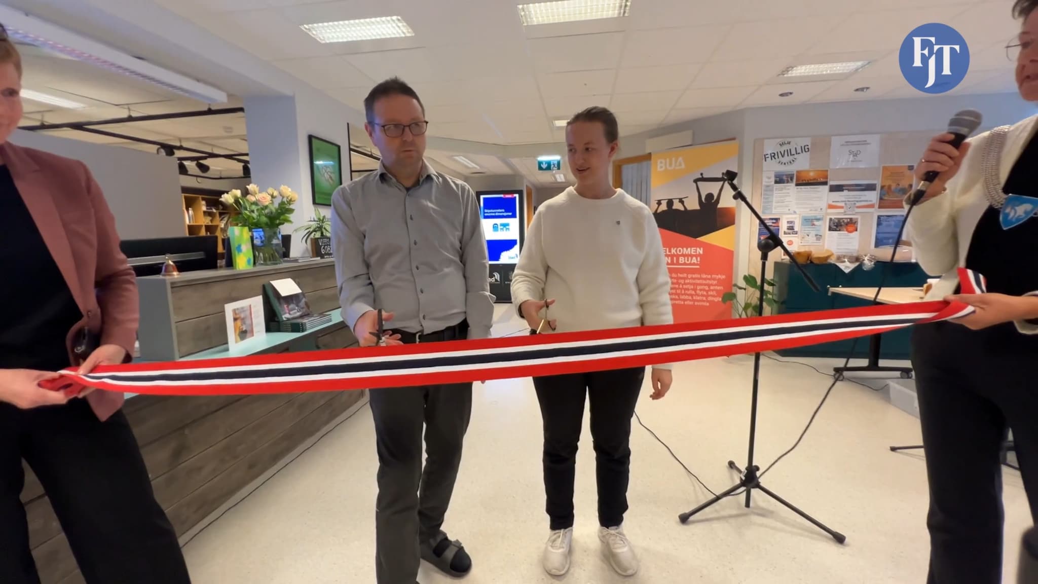 Tommy og Åse klipte snora